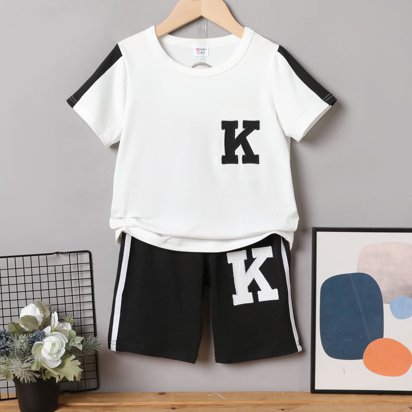 

2pcs Kid Boy Letter Embroidered Two Tone Tee and Shorts Set