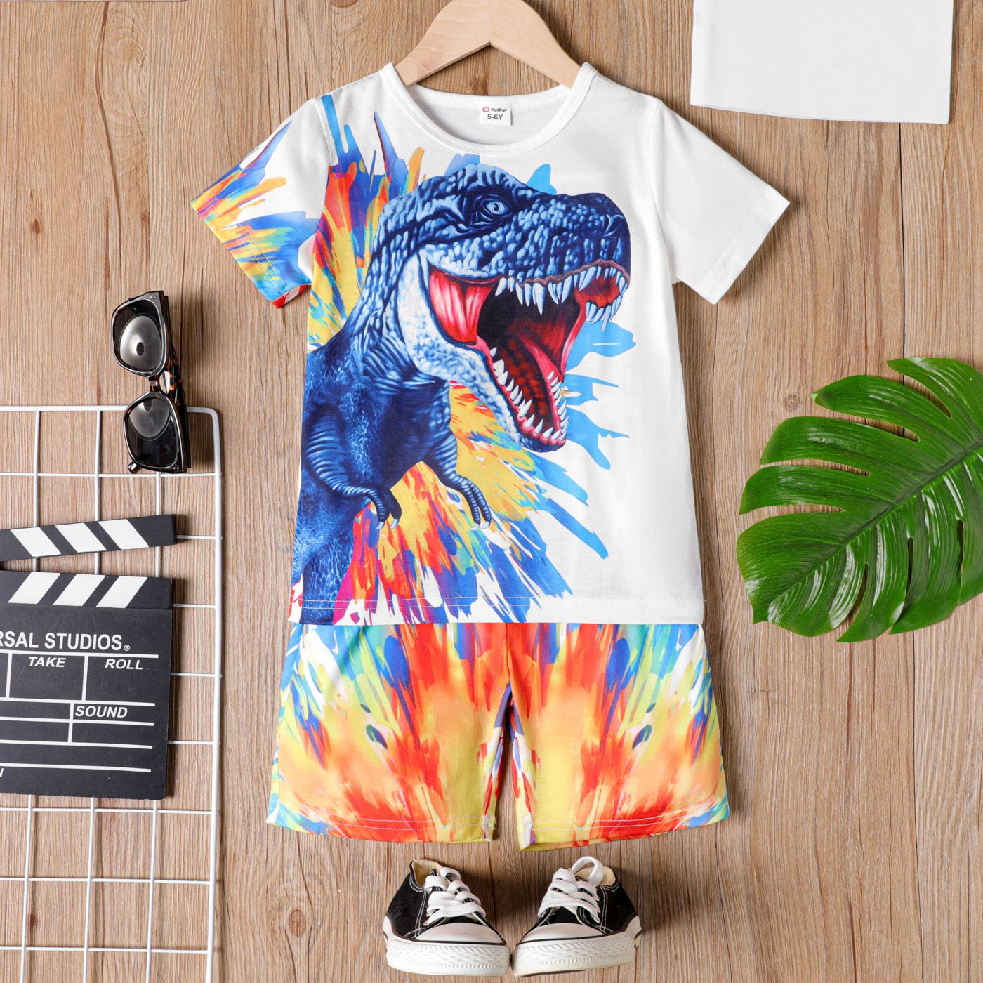 

2Pcs Kid Boy Dinosaur Print Short-sleeve Tee and Shorts Set