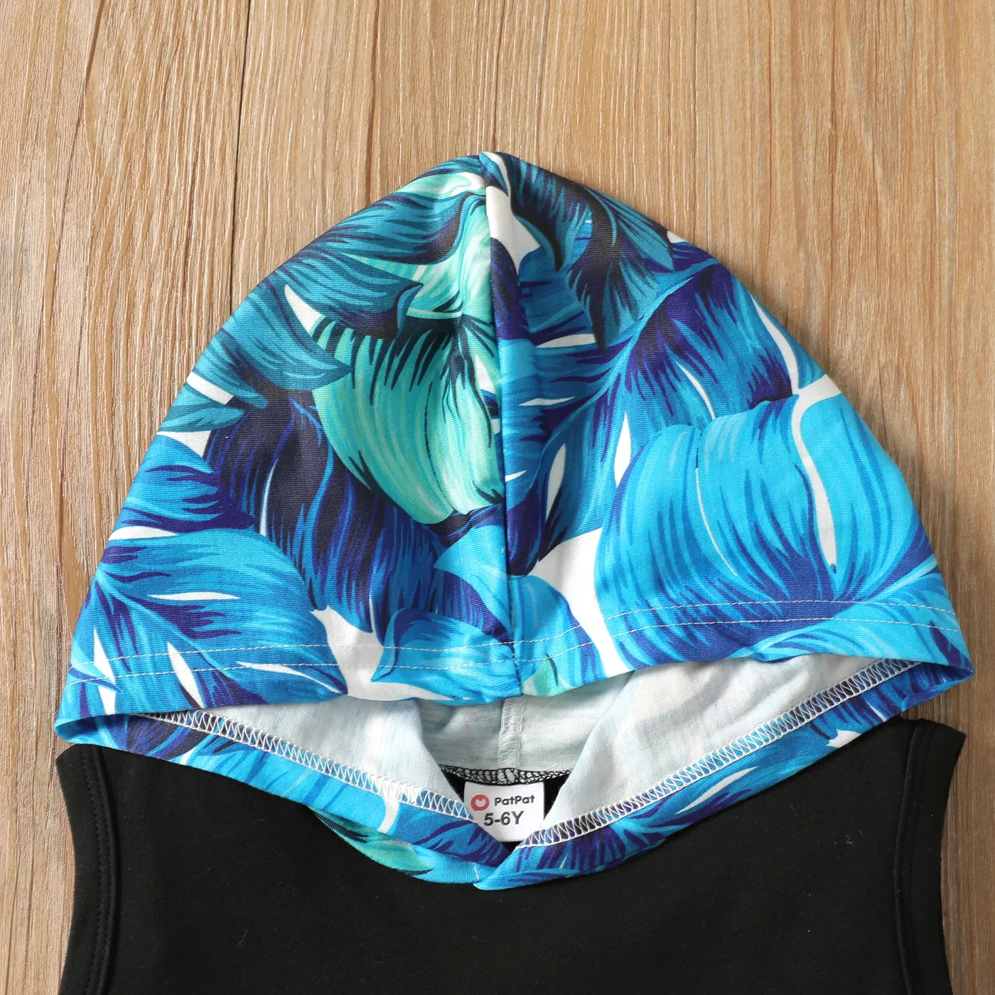 2pcs Kid Boy Letter & Plant Print Hooded Tank Top and Shorts Set Black image 4