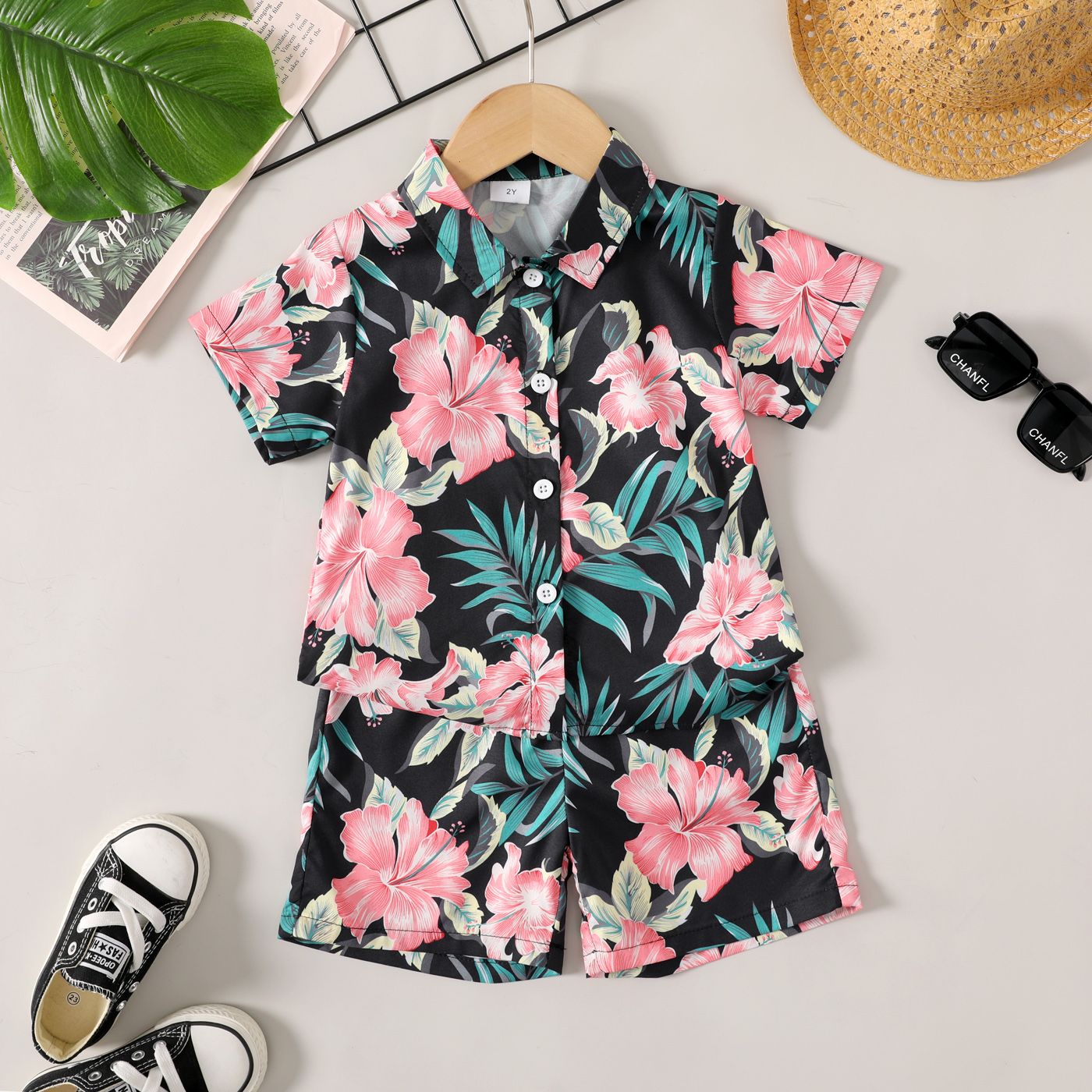 

2pcs Toddler Boy Boho Floral Print Short-sleeve Shirt and Shorts Set