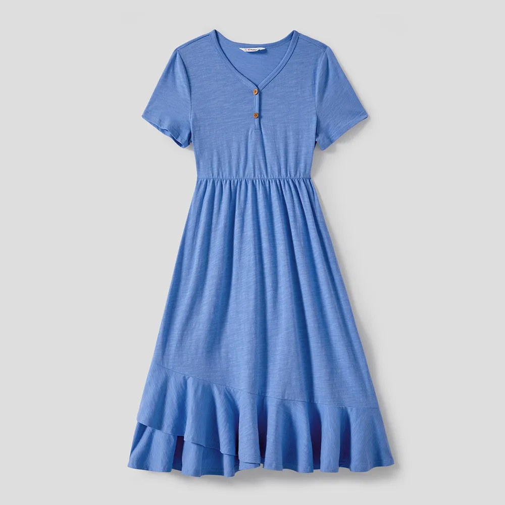 Family Matching Blue Short-sleeve Ruffle Hem Dresses and Naia™ Striped Colorblock T-shirts Sets big image 14