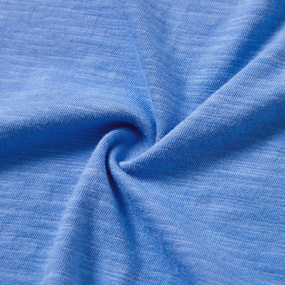 Family Matching Blue Short-sleeve Ruffle Hem Dresses and Naia™ Striped Colorblock T-shirts Sets big image 11