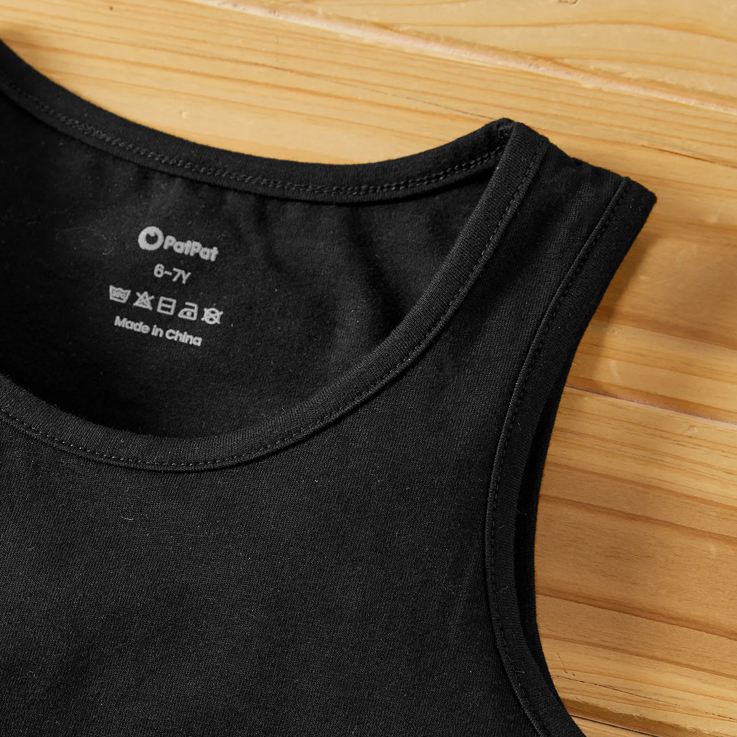 2pcs Toddler/Kid Girl Cotton Tank Top and Letter Print Webbing Design Shorts Set  image 2