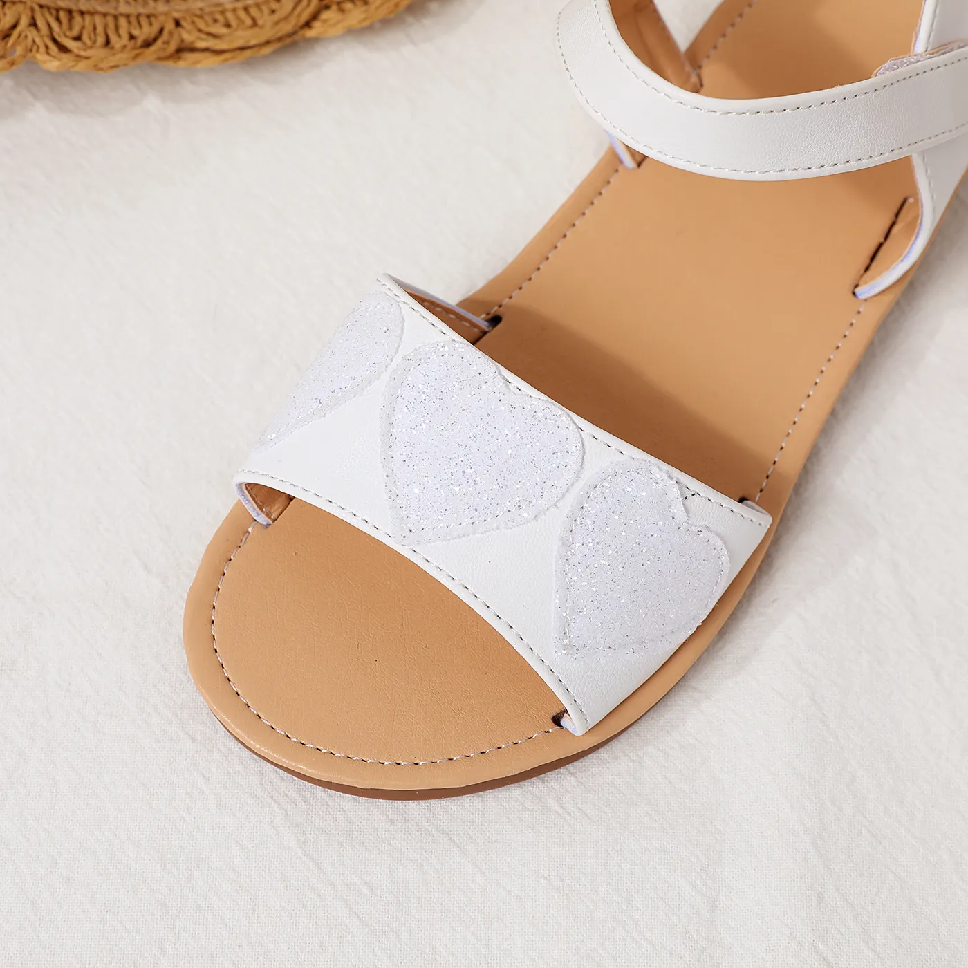 Toddler/Kid Heart Pattern Solid Sandals  image 4