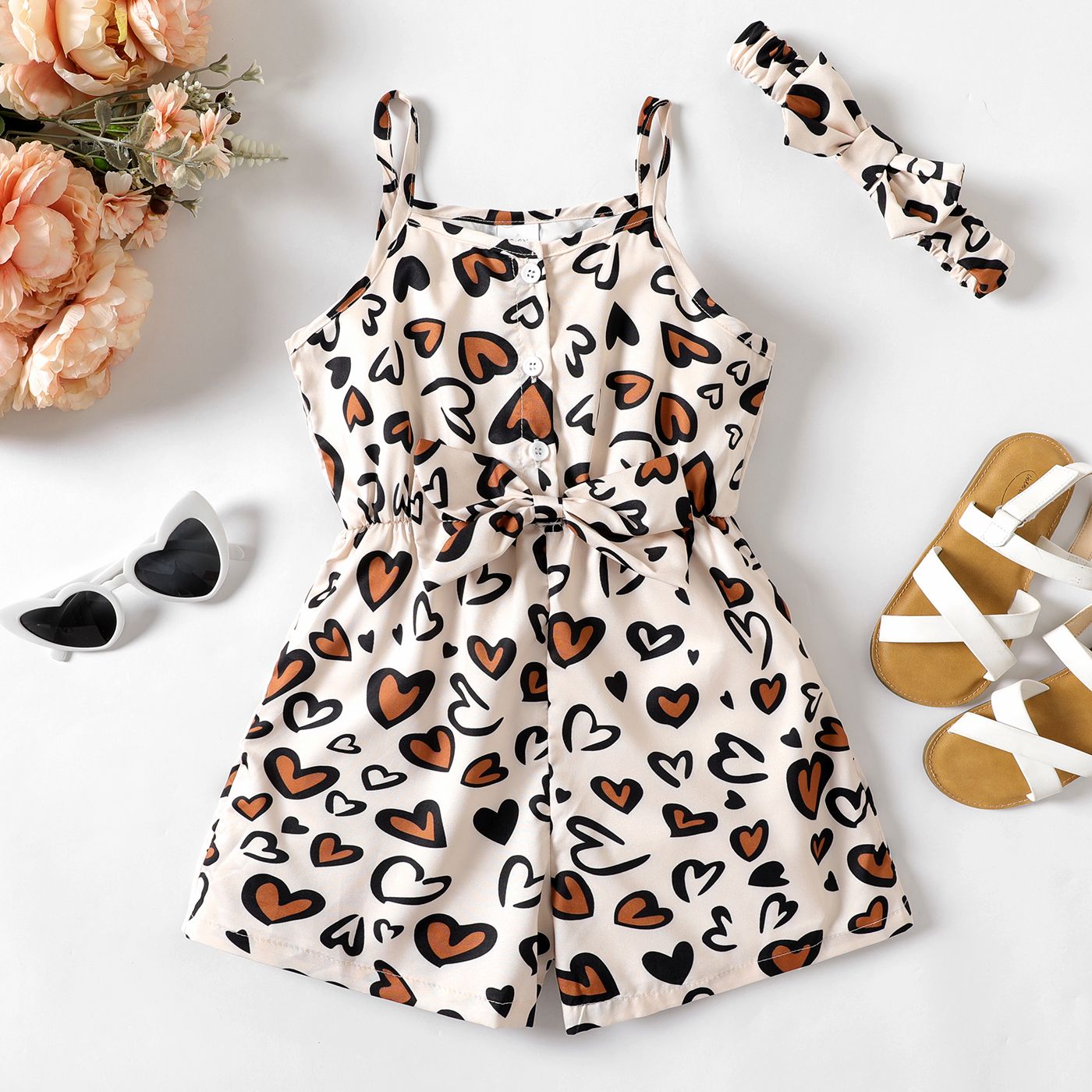 

2pcs Kid Girl Heart Print Bow Front Cami Romper & Bow Headband Set