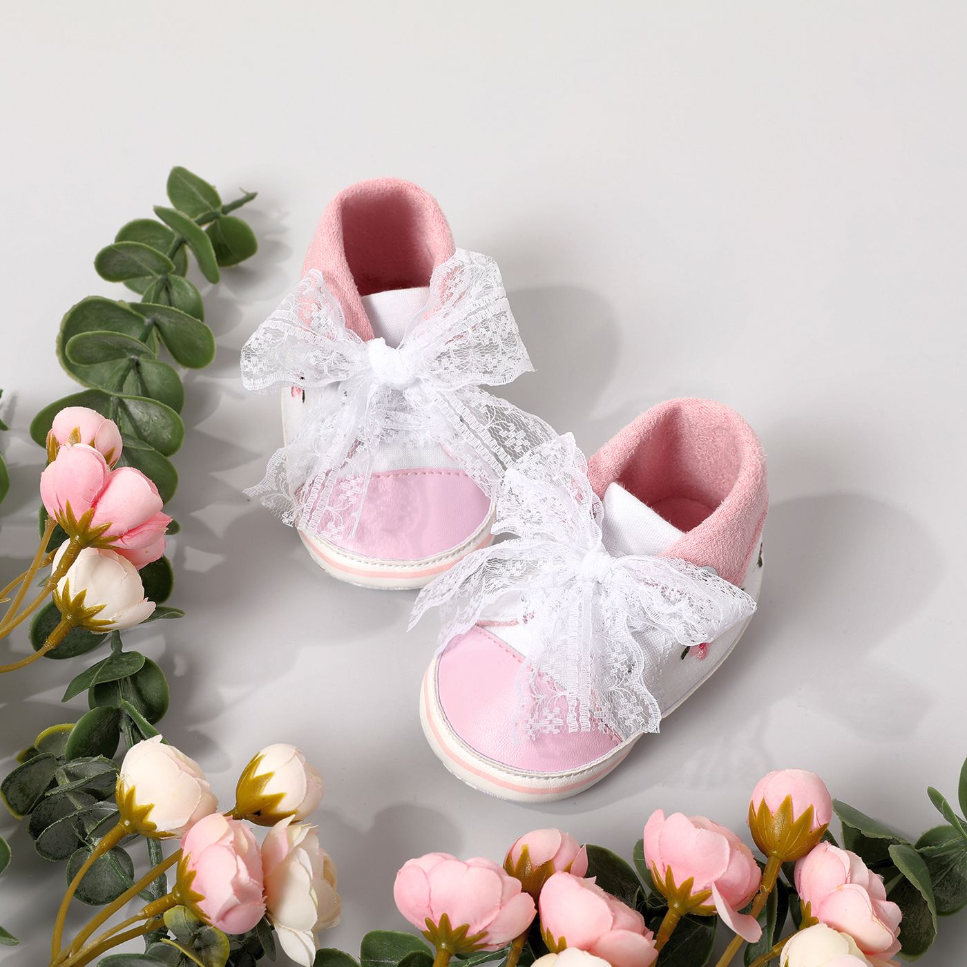 

Baby Bow Decor Floral Embroidery Lace Prewalker Shoes