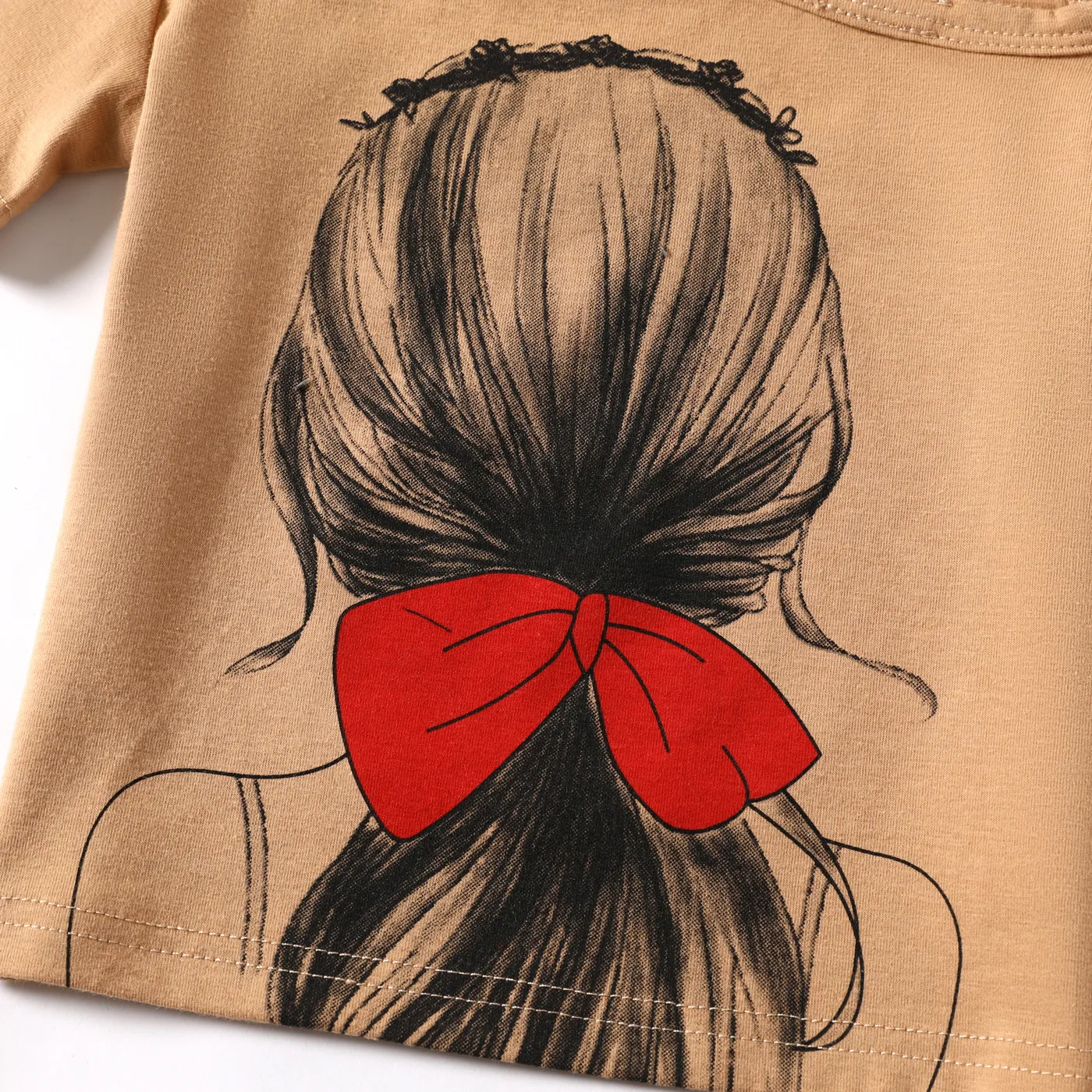 2pcs Toddler Girl Figure Print One-Shoulder Tee and Ripped Denim Shorts Set Khaki image 4