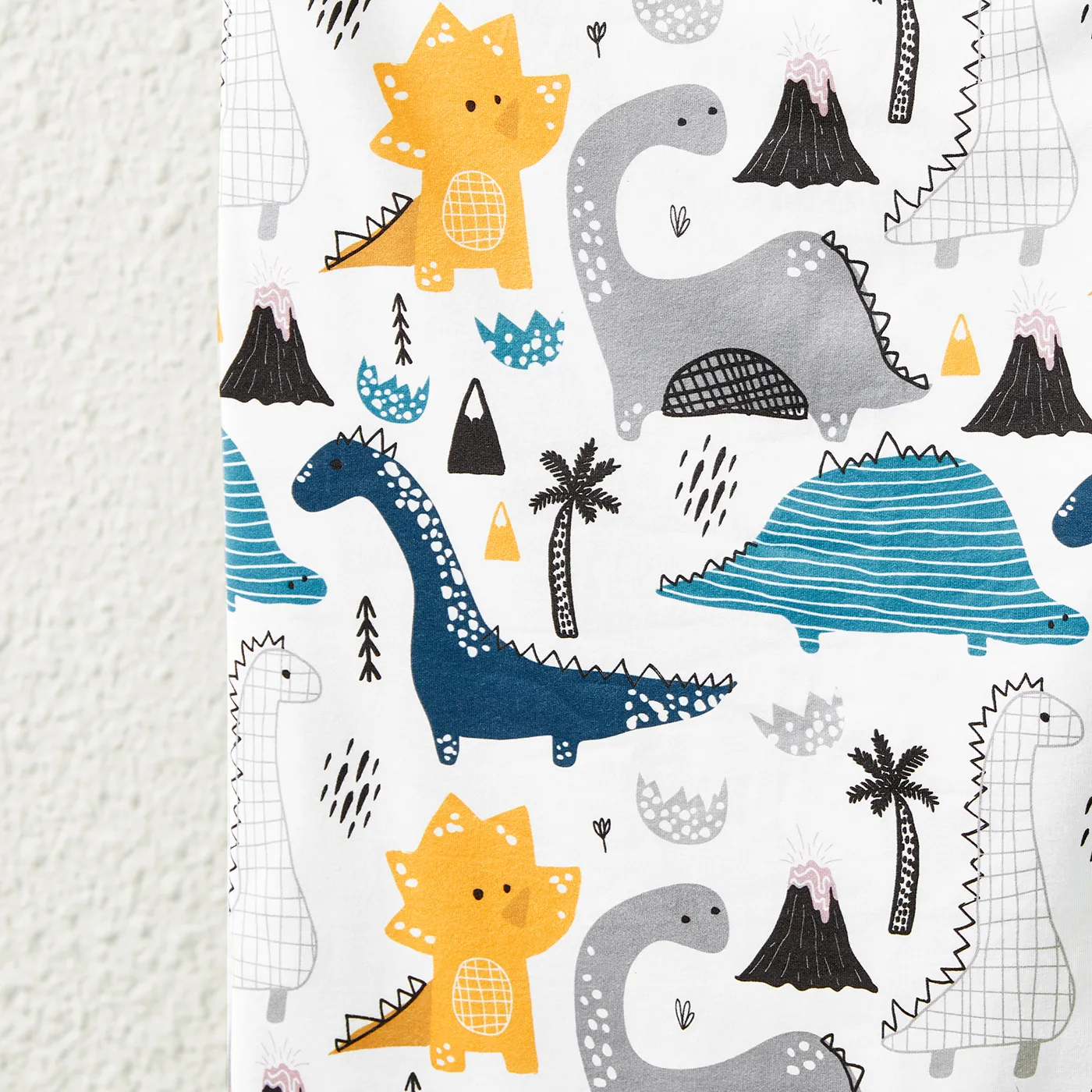 Family Matching Allover Dinosaur Print Belted Robe and Swaddle Blanket or Cotton Letter Graphic Short-sleeve Tee Sets  image 6