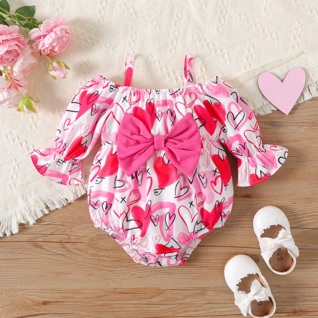 Baby Girl Allover Heart Print Cold Shoulder Long-sleeve Bow Front Romper Pink big image 1