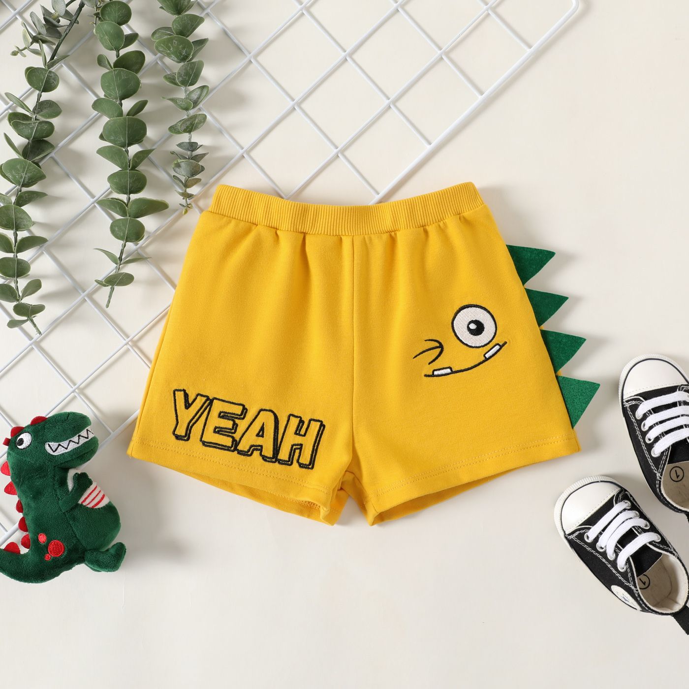 Baby Boy Letter And Cute Graphic Print Yellow Shorts