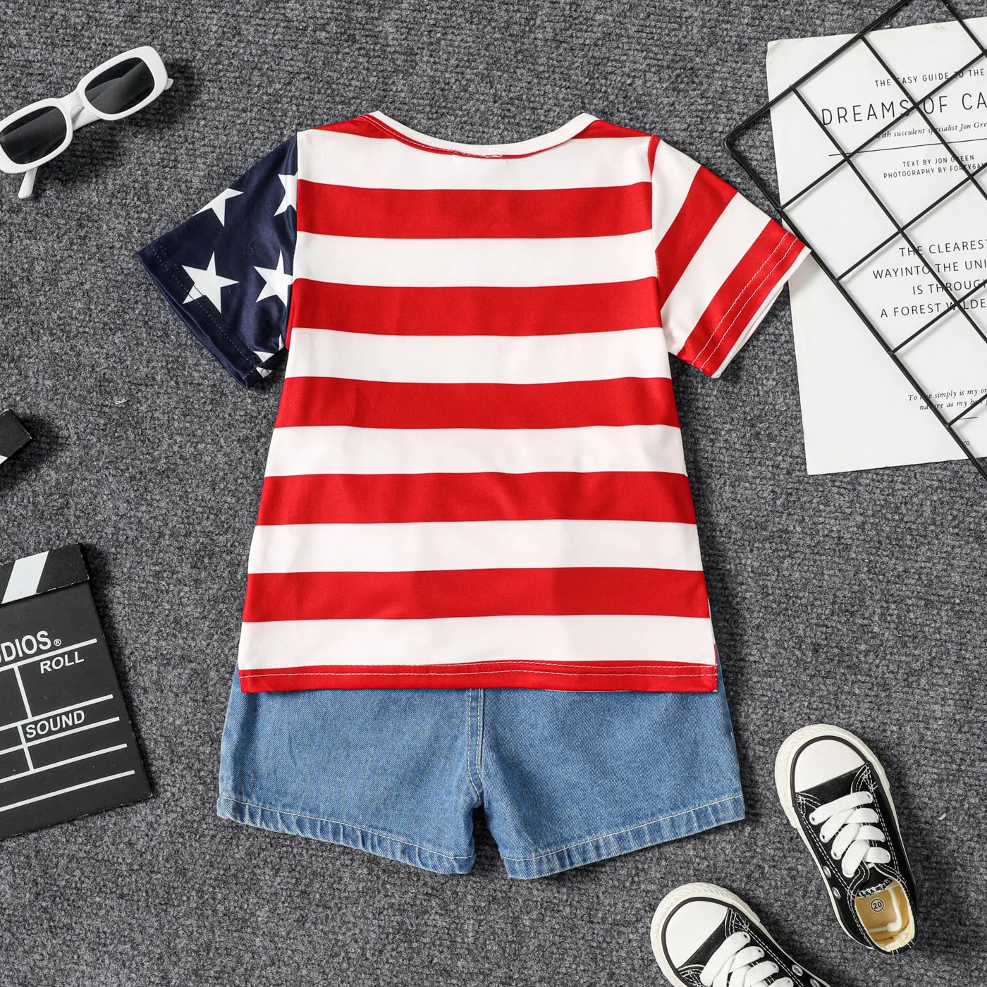 Independence Day 2pcs Toddler Boy Colorblock Short-sleeve Top and Ripped Denim Shorts Set  image 2