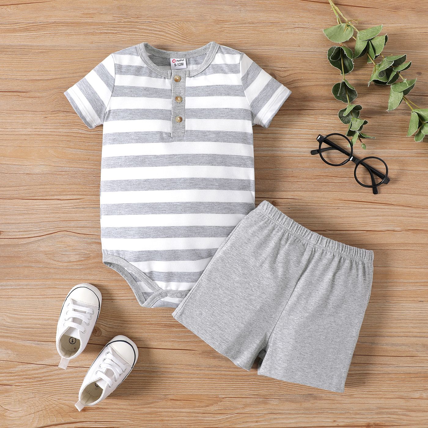 

2pcs Baby Boy Striped Short-sleeve Bodysuit and Solid Shorts Set