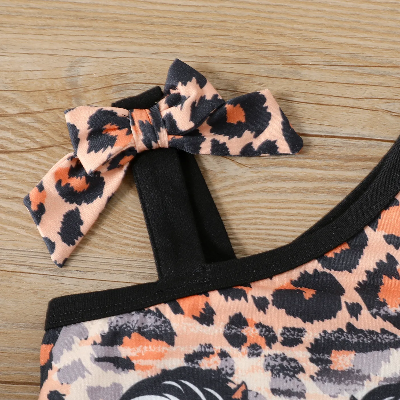 Naia™ 3pcs Baby Girl Leopard Print Figure Graphic Tank Romper and Cotton Skirt & Headband Set Black image 3