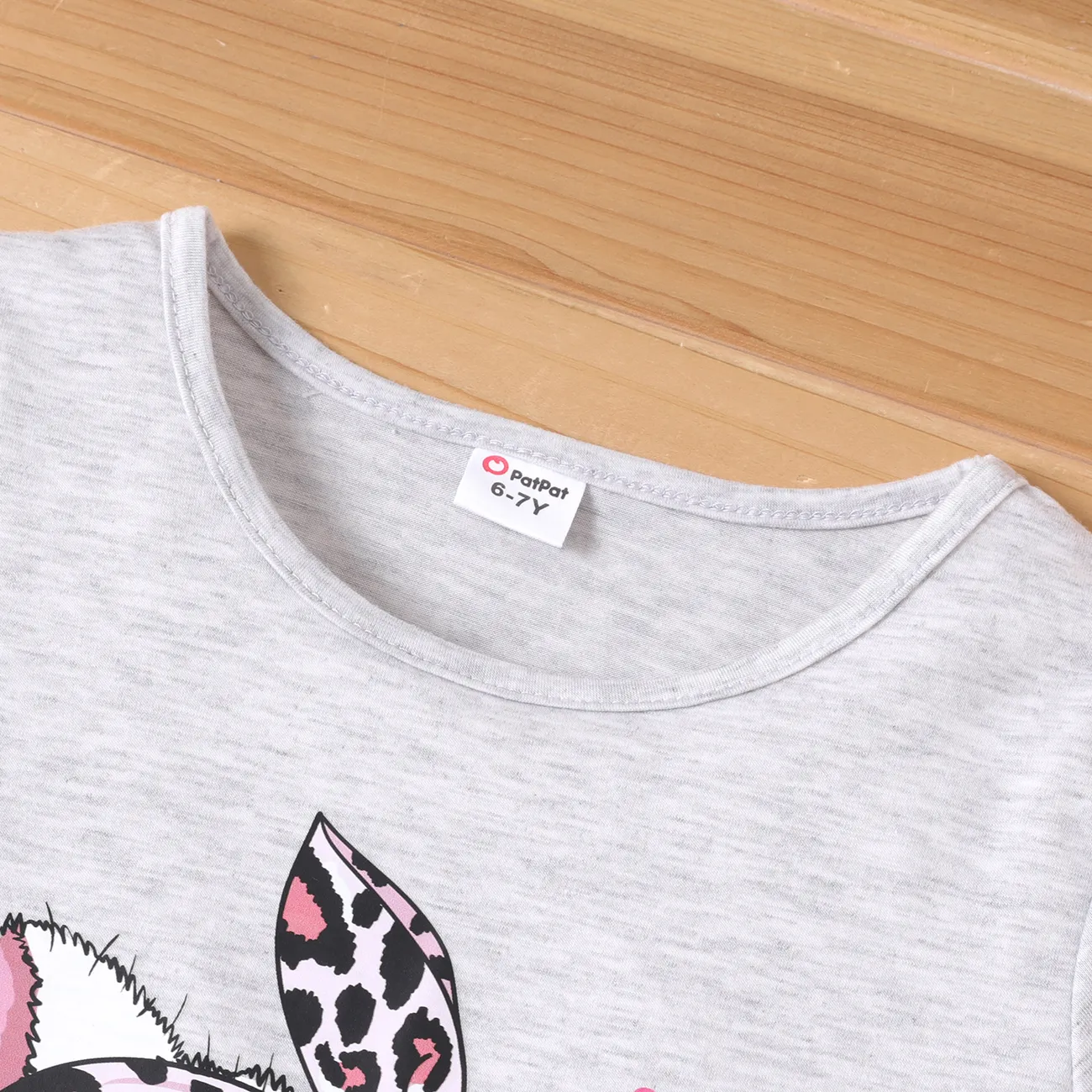 2pcs Kid Girl Cute Cat Print Short-sleeve Tee and Dolphin Shorts Set Grey big image 1