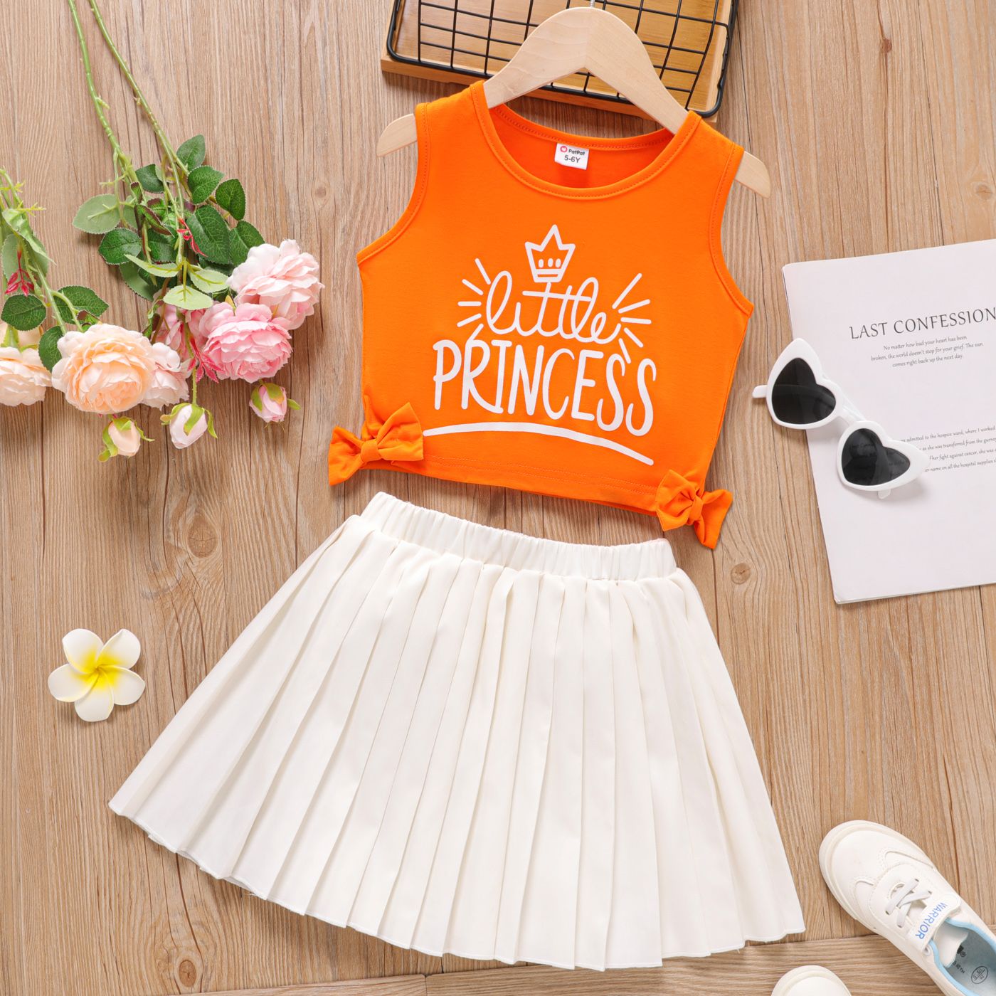 

2pcs Kid Girl Bow Side Decor Letter Print Tank Top and Pleated Skirt Set