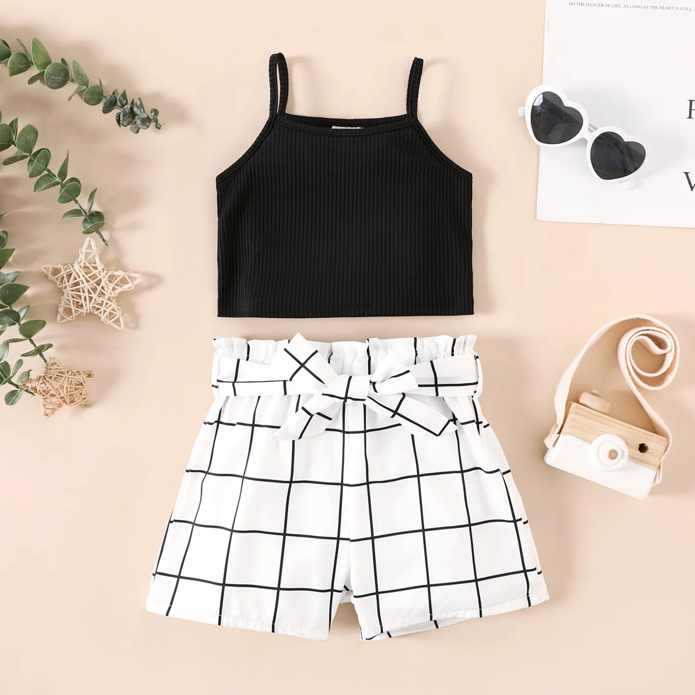 

2pcs Toddler Girl Black Ribbed Camisole and Plaid Belted Shorts Set