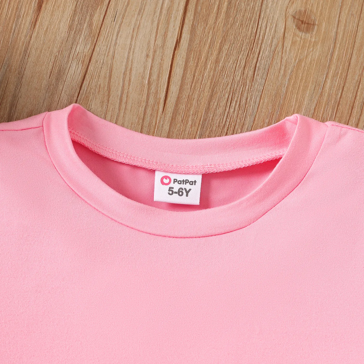 2pcs Kid Girl Letter Panel Color Block Short-sleeve Top and Shorts Set  image 2