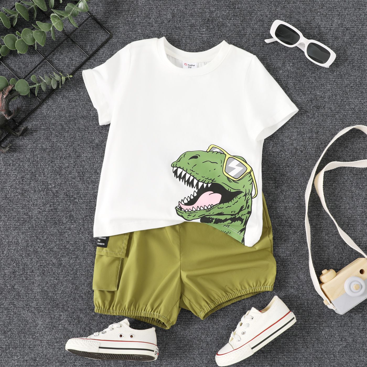 

2pcs Toddler Boy Cotton Dinosaur Print Short-sleeve Tee and Elasticized Shorts Set