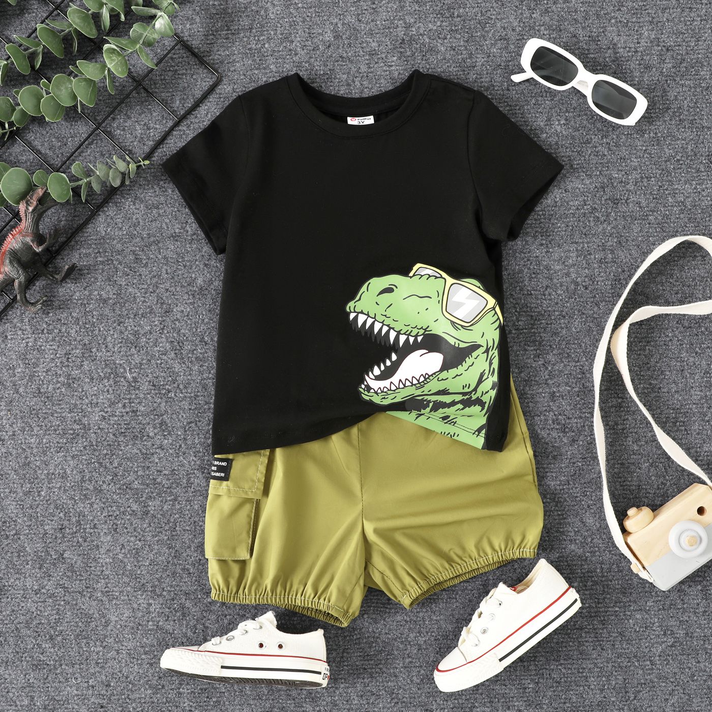 

2pcs Toddler Boy Cotton Dinosaur Print Short-sleeve Tee and Elasticized Shorts Set
