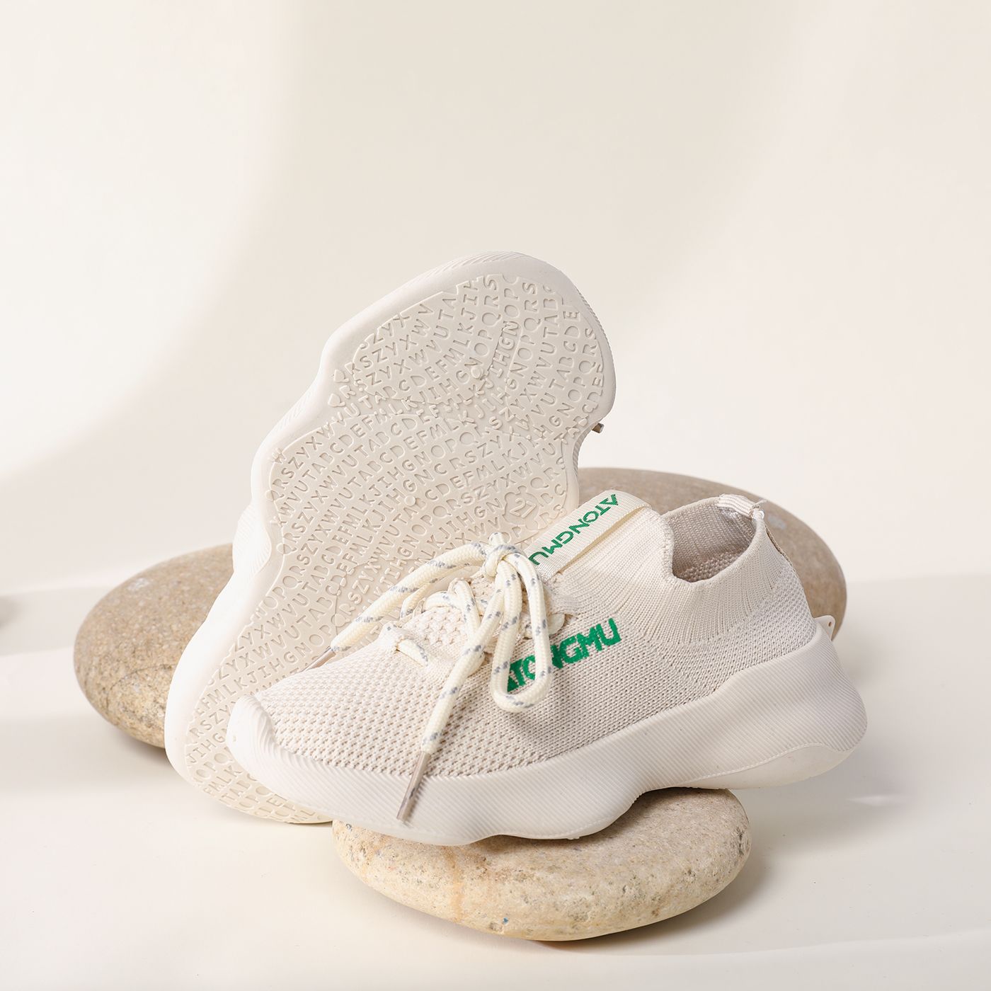

Kid Letters Breathable Wear-resistant Sport Shoes