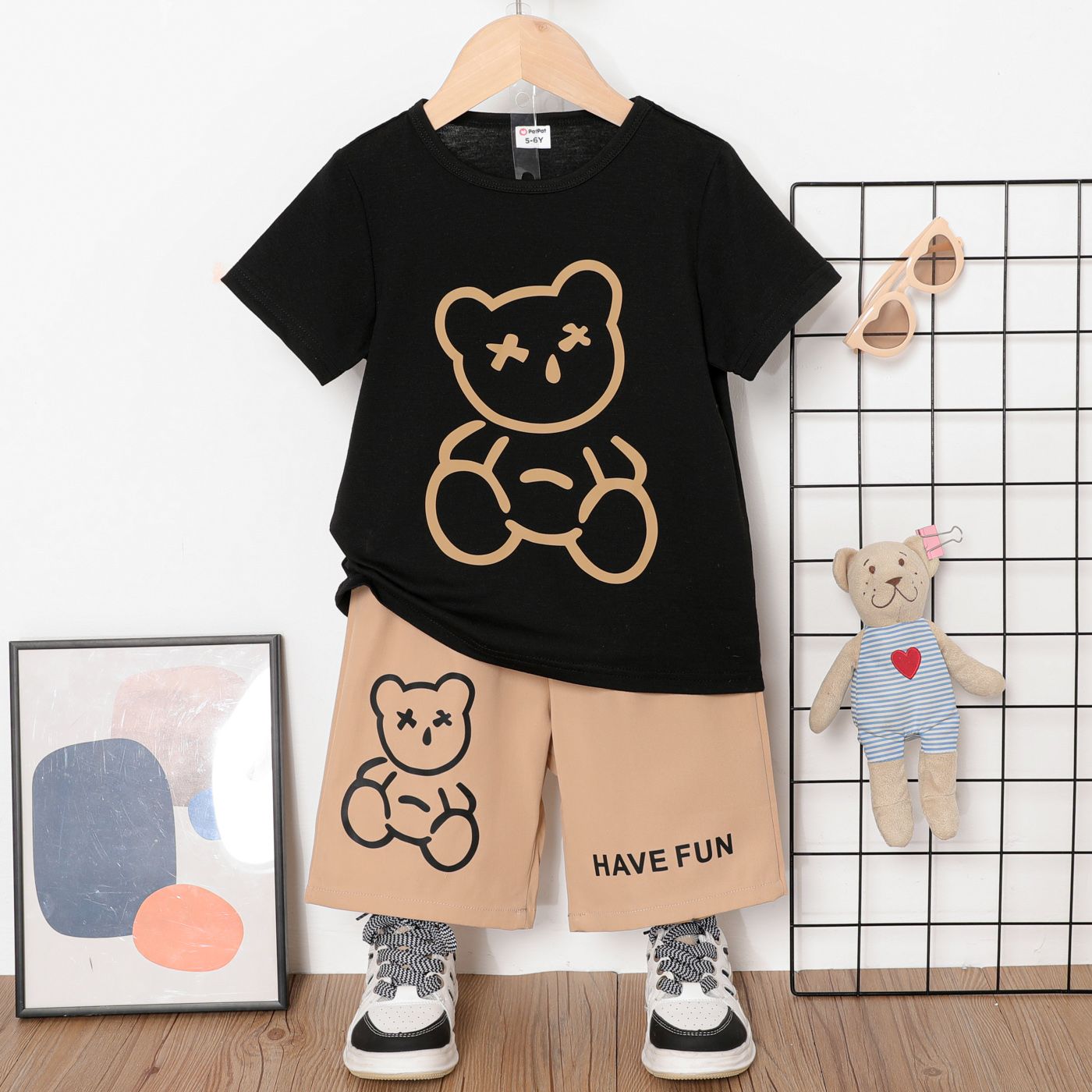 

2pcs Kid Boy Cute Animal Bear Print Short-sleeve Tee and Letter Print Shorts Set