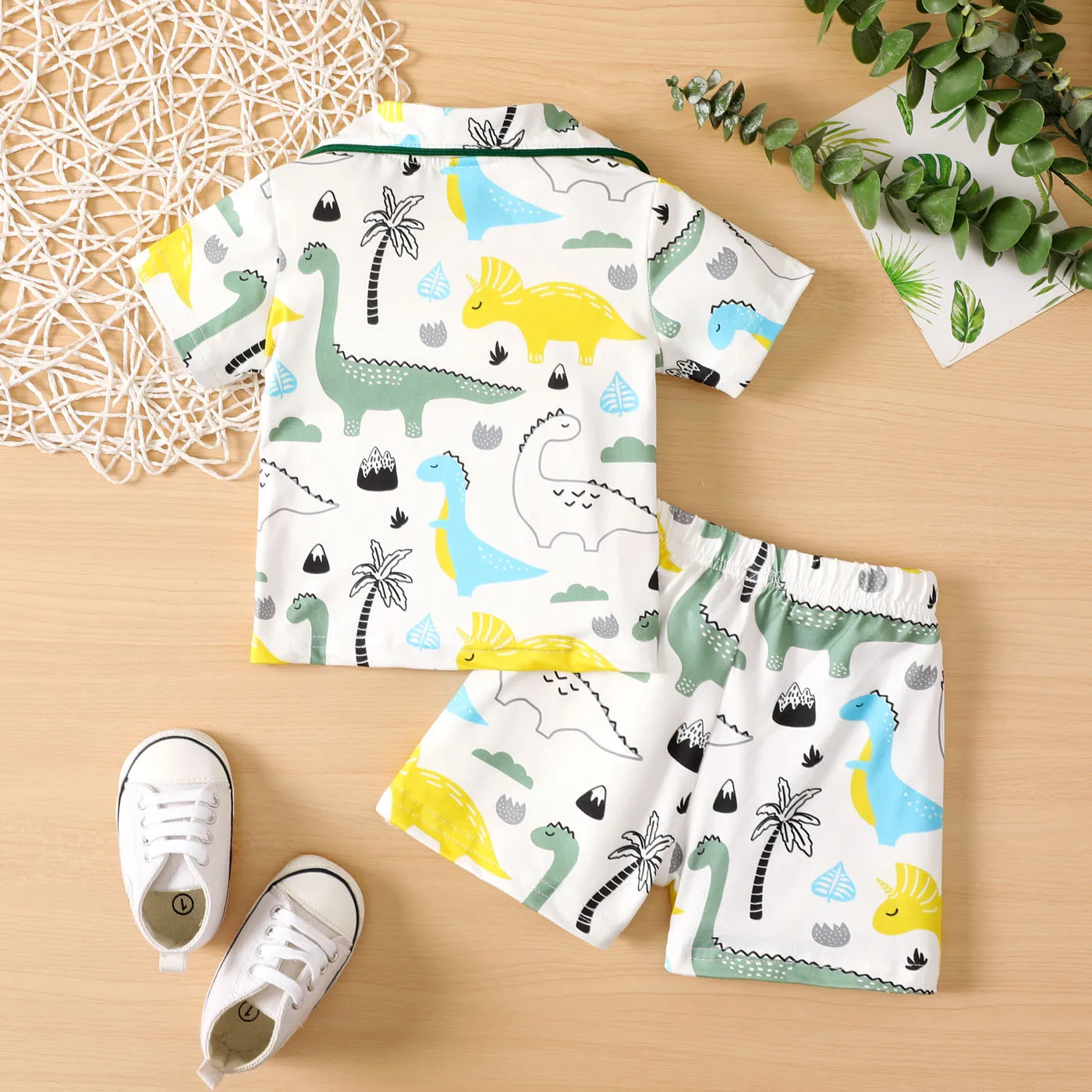 2pcs Baby Boy Dinosaur Letter Print Short-sleeve Shirt and Shorts Set Green image 2