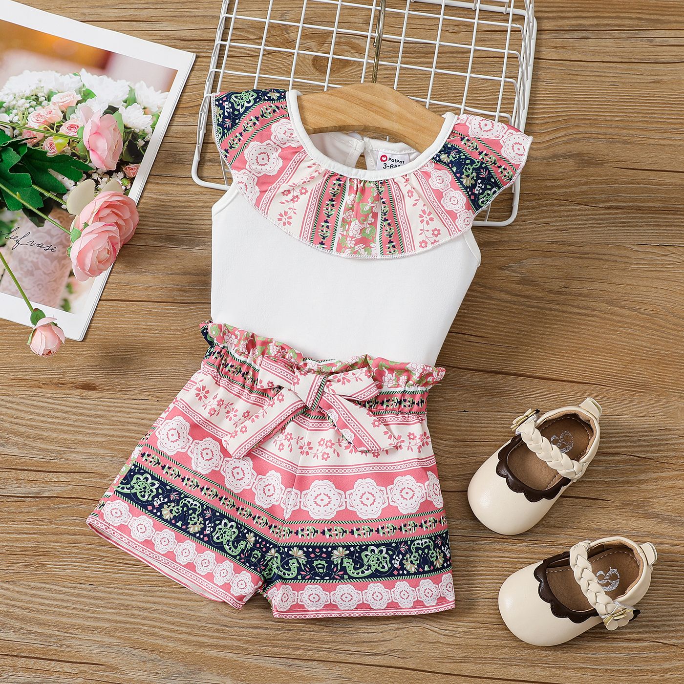 

2pcs Baby Girl Ethnic Style Floral Print Sleeveless Top and Bow Decor Shorts Set