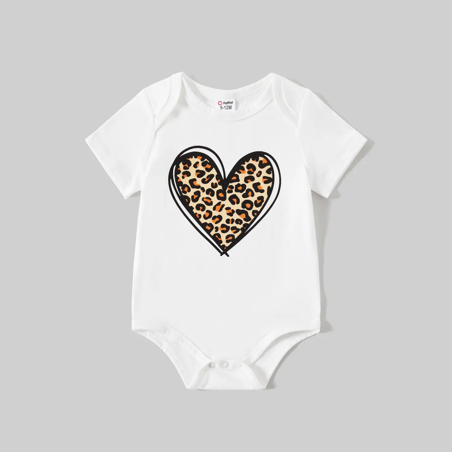 Mommy and Me Leopard Heart Print Cotton Short-sleeve Tee  image 1