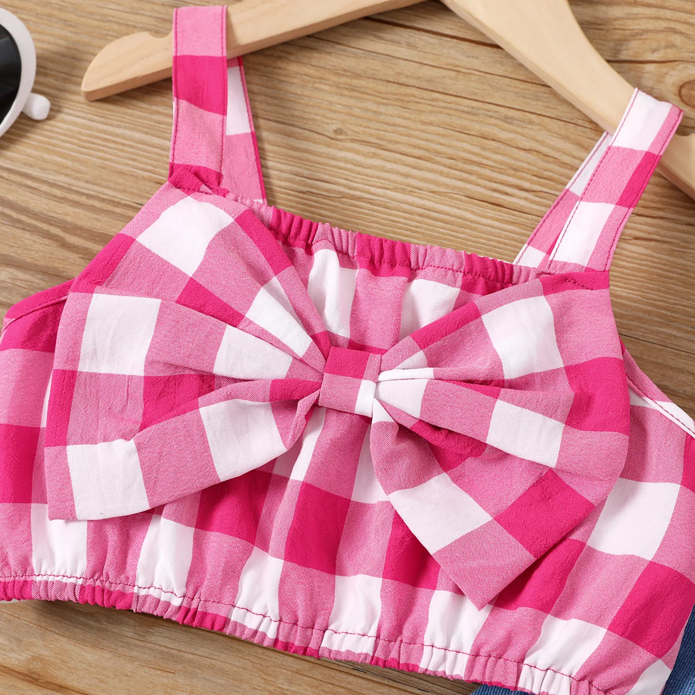 2pcs Toddler Girl Plaid Bow Front Crop Camisole and Raw Trim Flare Leg Jeans Set Roseo image 4