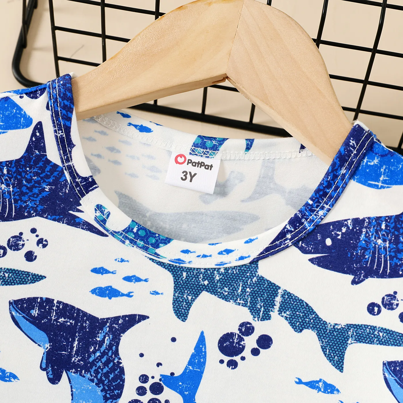 Toddler Boy Shark / Letter Print Short-sleeve Tee   Blue image 3