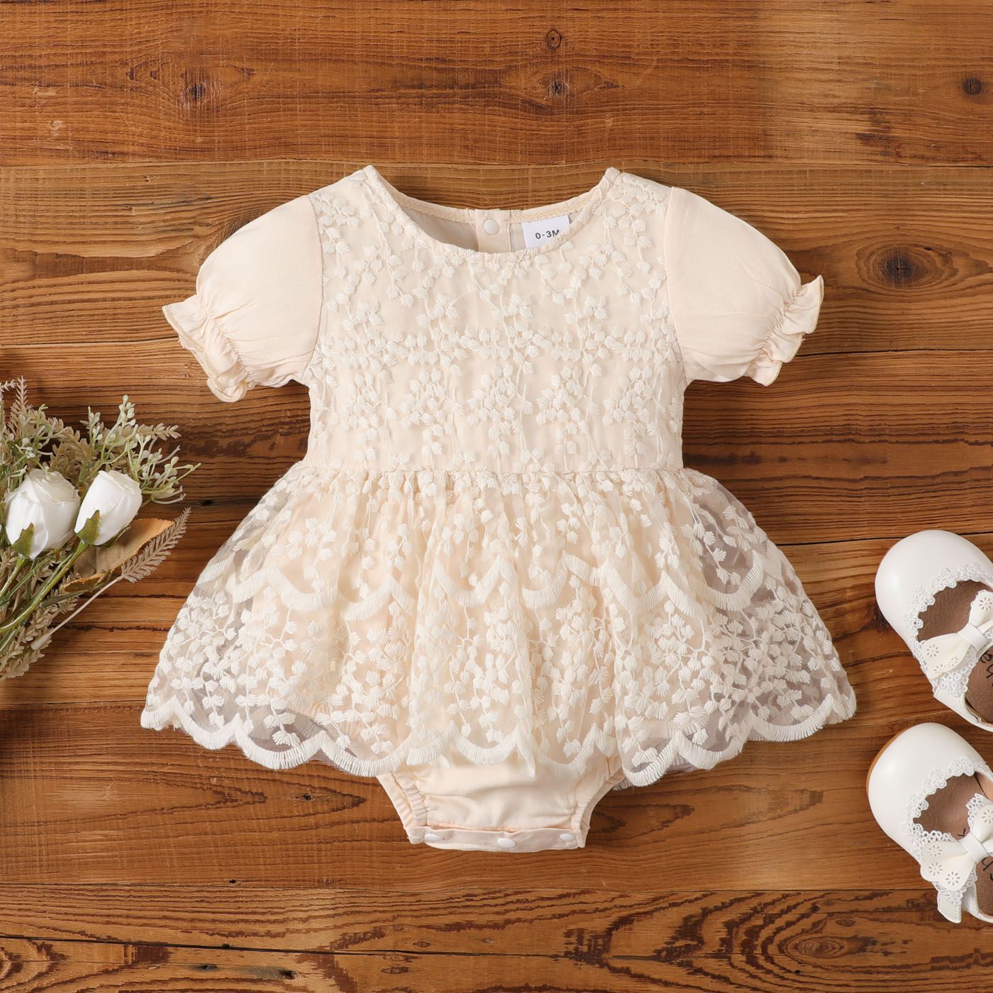 

Baby Girl Guipure Lace Panel Short-sleeve Bodysuit Dress