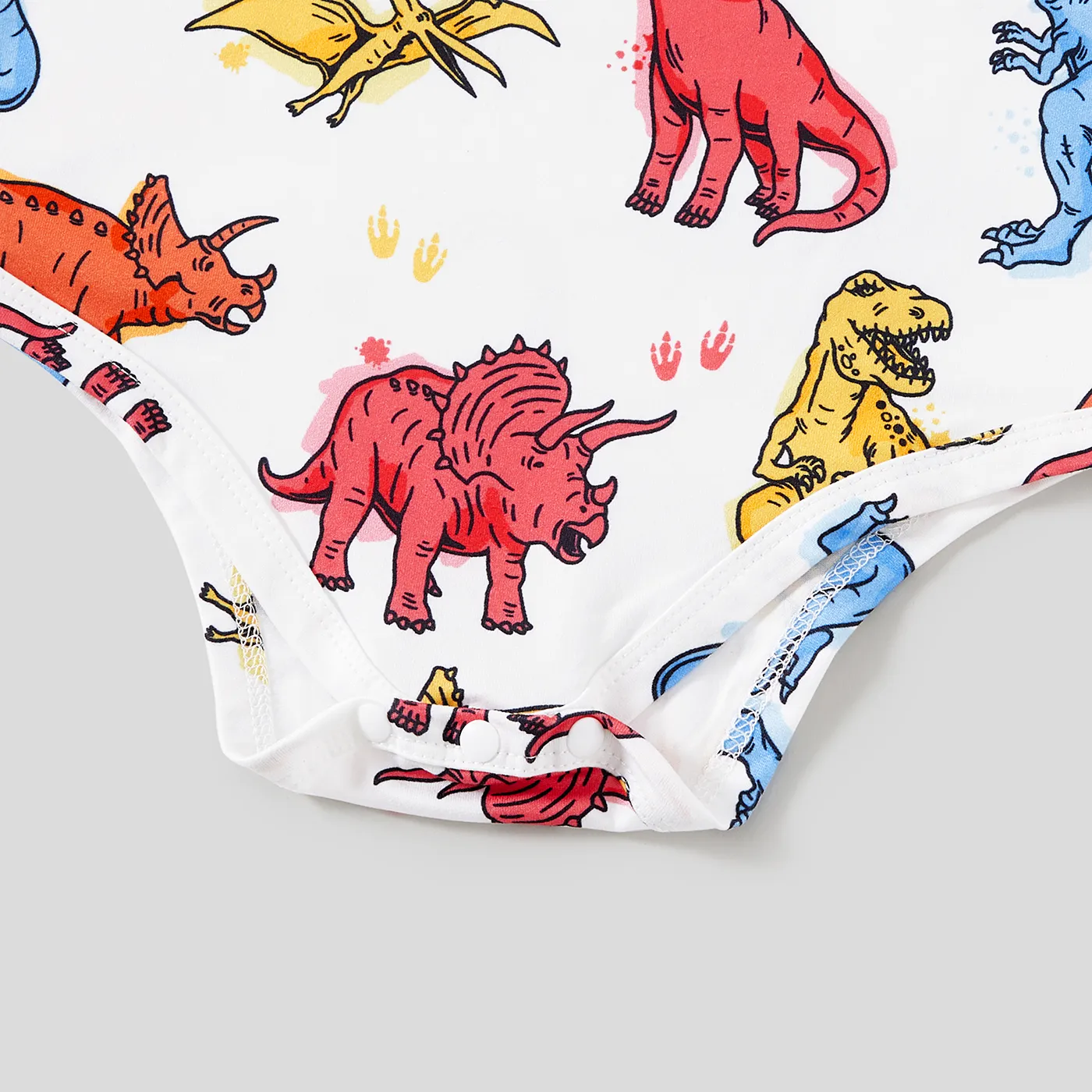 Family Matching Dinosaur Print Drawstring Ruched Side Short-sleeve Bodycon Dresses and Short-sleeve T-shirts Sets  image 4