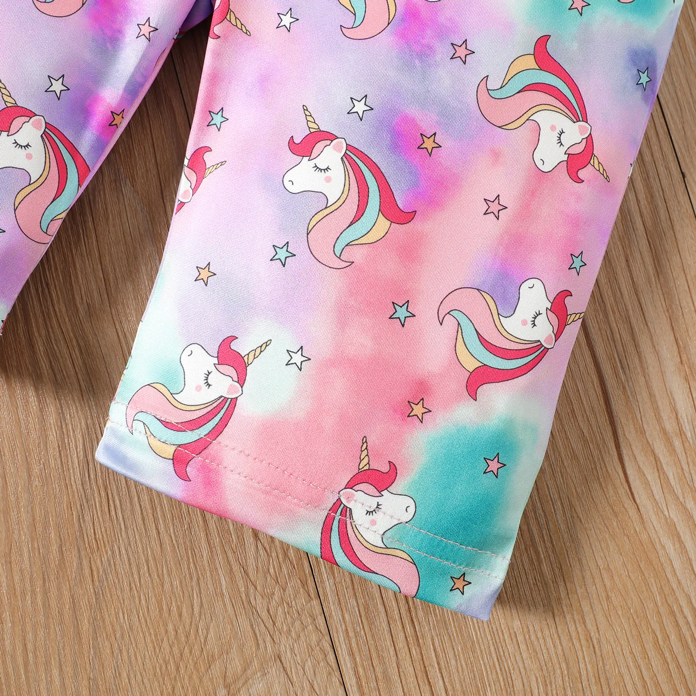 2pcs Kid Girl Animal Unicorn Letter Print Short-sleeve Top and Stars Print Leggings Shorts Set  image 5