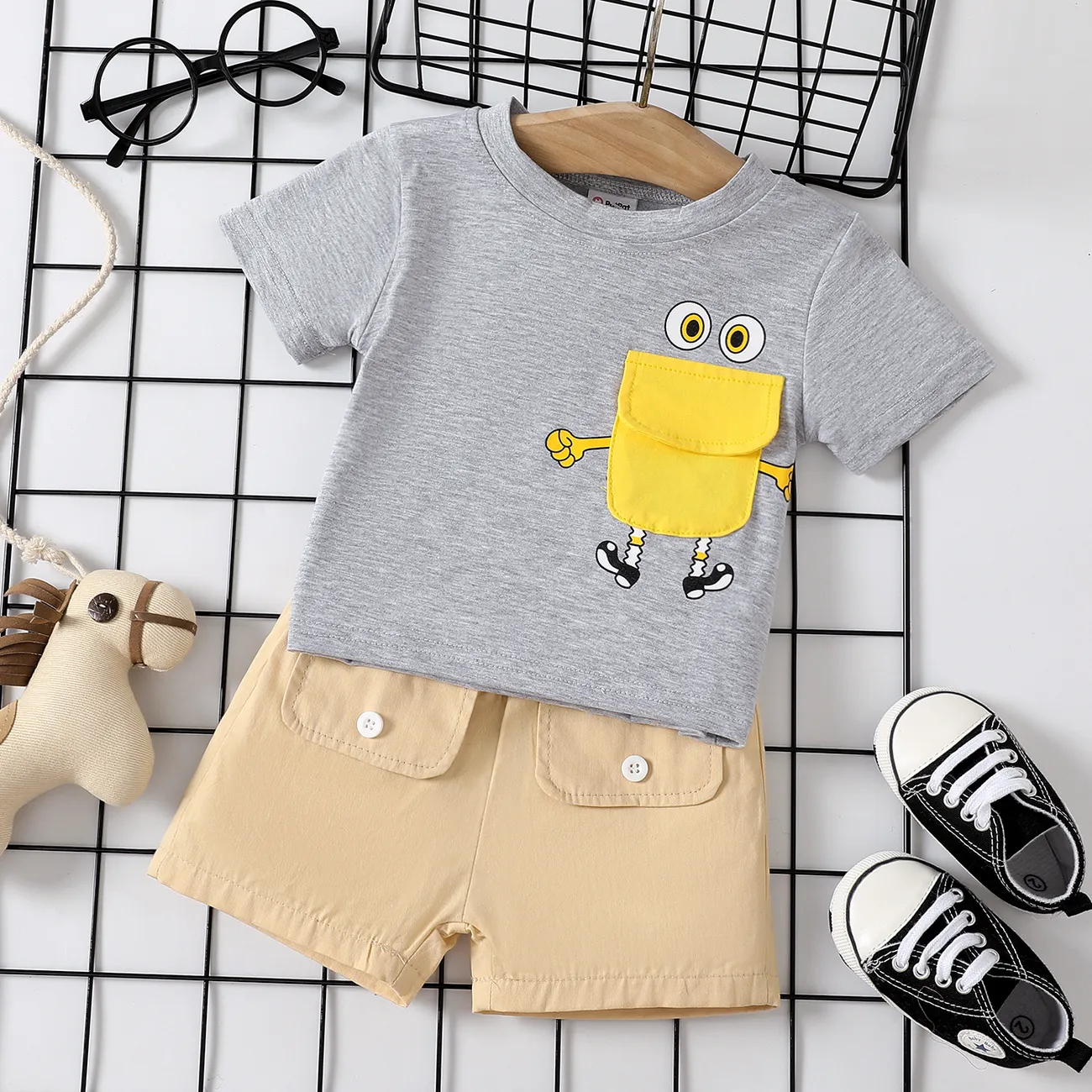 2pcs Baby Boy Print Front Pocket Short-sleeve Tee and 100% Cotton Solid Shorts Set  big image 1