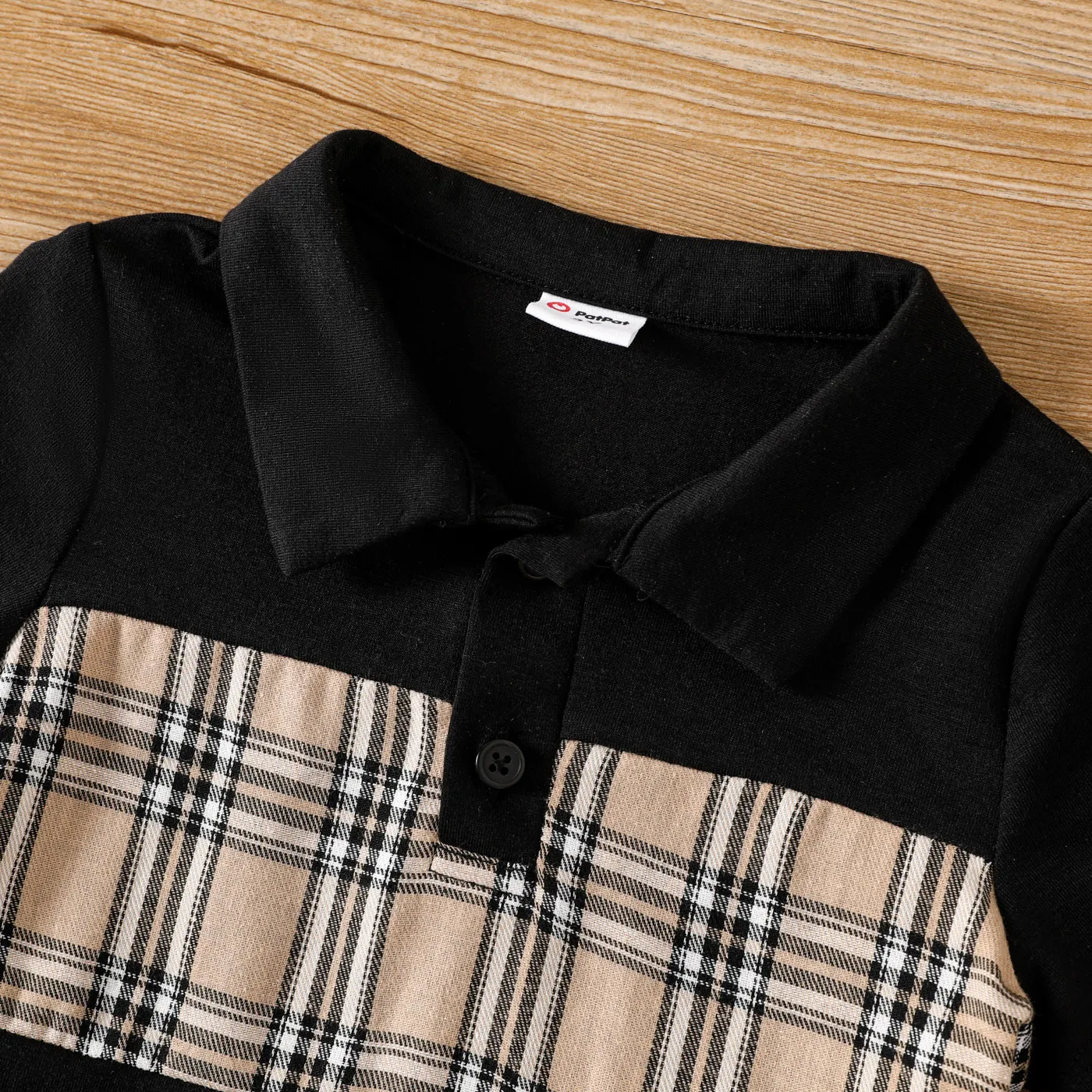2pcs Toddler Boy Plaid Panel Short-sleeve Polo Neck Tee and Shorts Set   image 3