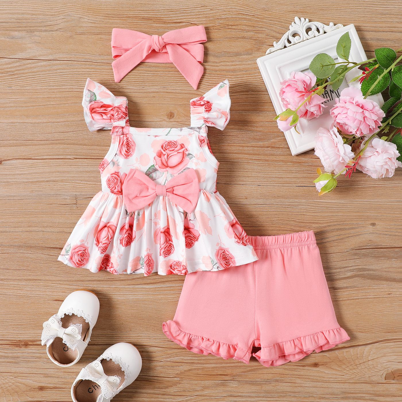 

3pcs Baby Girl Bow Decor Floral Print Flutter-sleeve Top & 95% Cotton Ruffle Trim Shorts & Headband Set