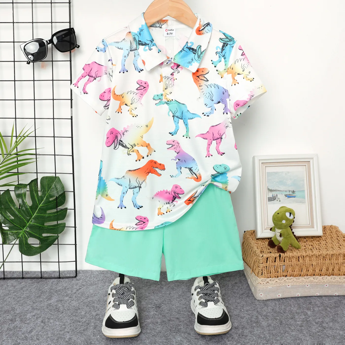 2pcs Kid Boy Allover Dinosaur Print Polo Neck Tee Et 100% Coton Solid Shorts Set