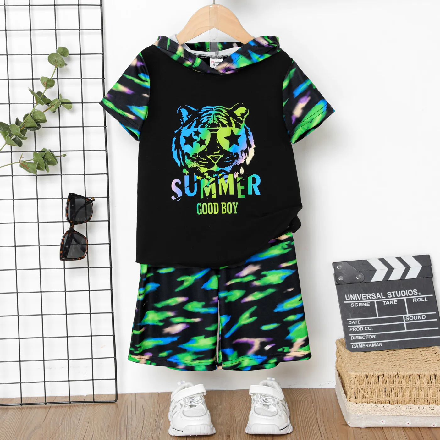 2pcs Kid Boy Tiger Print Colorful Short-sleeve Hoodie and Cotton Shorts Set Black big image 1