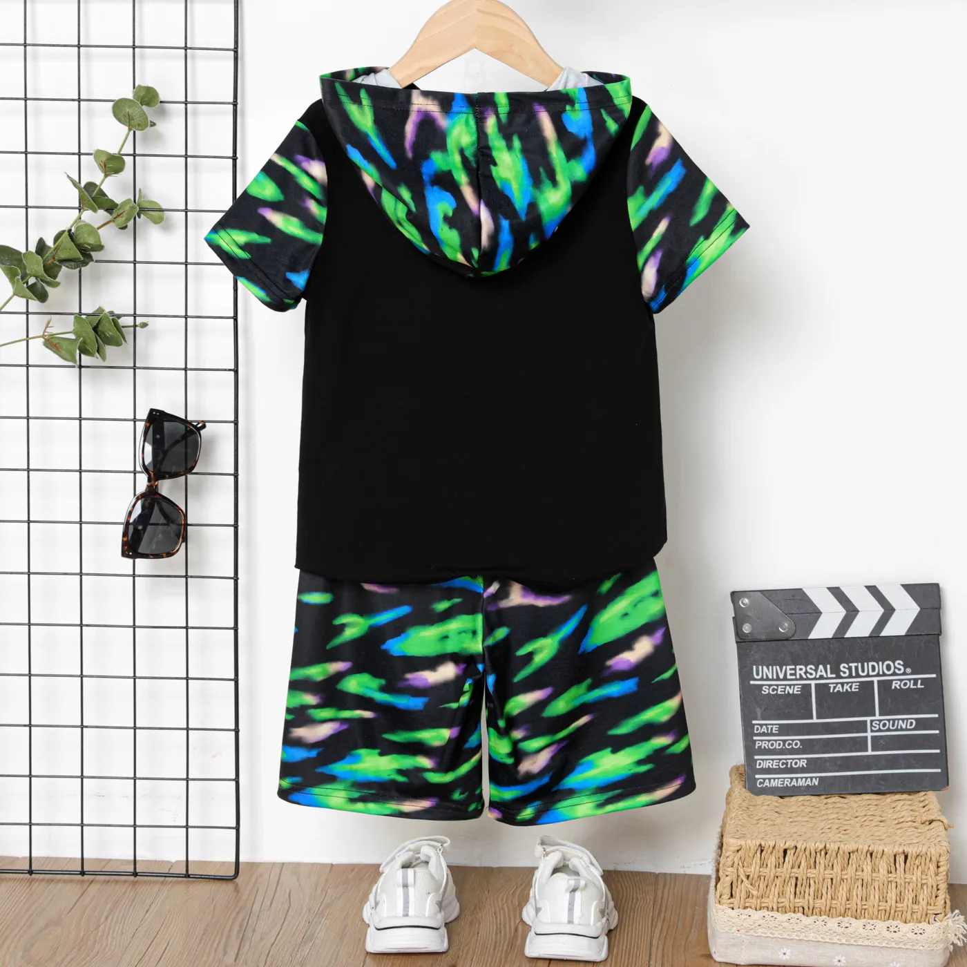 2pcs Kid Boy Tiger Print Colorful Short-sleeve Hoodie and Cotton Shorts Set Black image 5