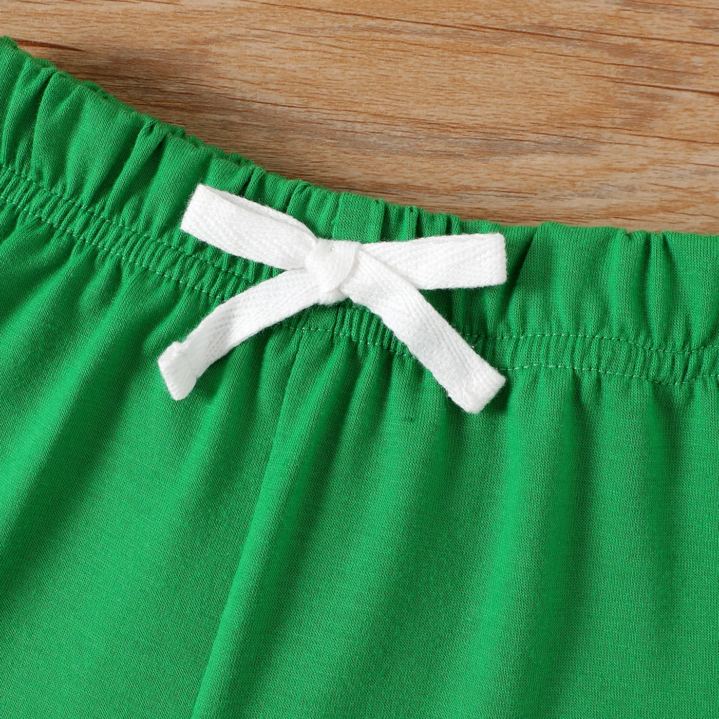 2pcs Baby Boy Print Sleeveless Top and Elasticized Solid Shorts Set  image 4