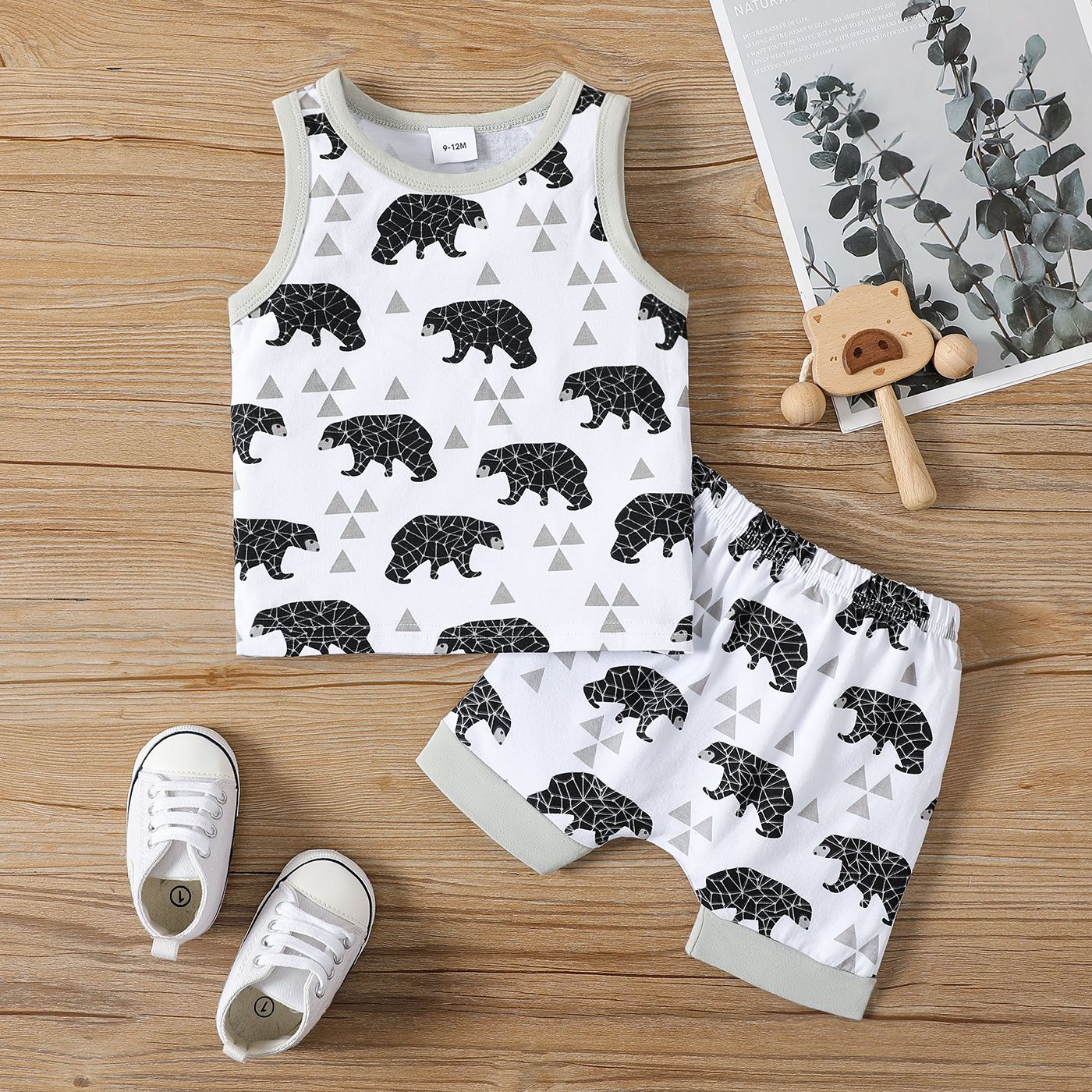 

2pcs Baby Boy 100% Cotton Allover Animals Print Sleeveless Top and Shorts Set