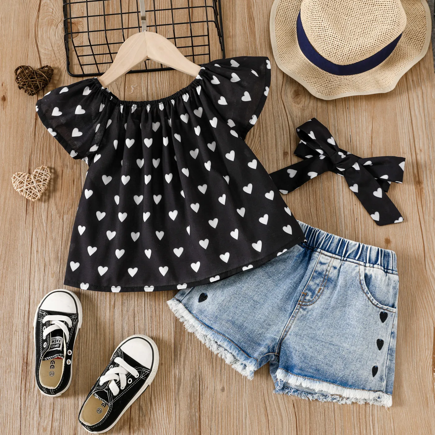 3pcs Toddler Girl Heart Print Off Shoulder Blouse and Denim Shorts & Headband Set Black