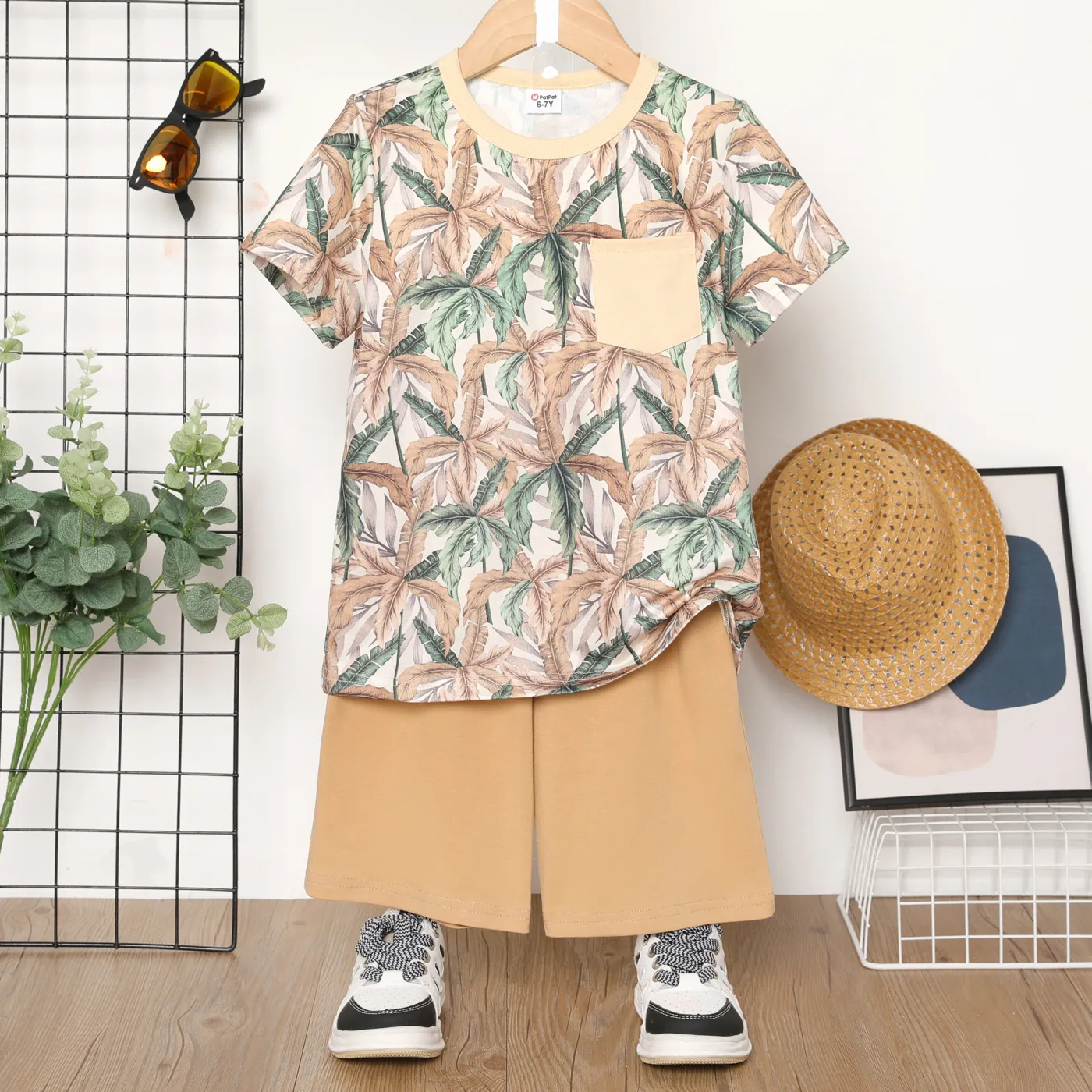 2pcs Kid Boy Allover Floral Print Pocket Short-sleeve Top and Solid Shorts Set  big image 1