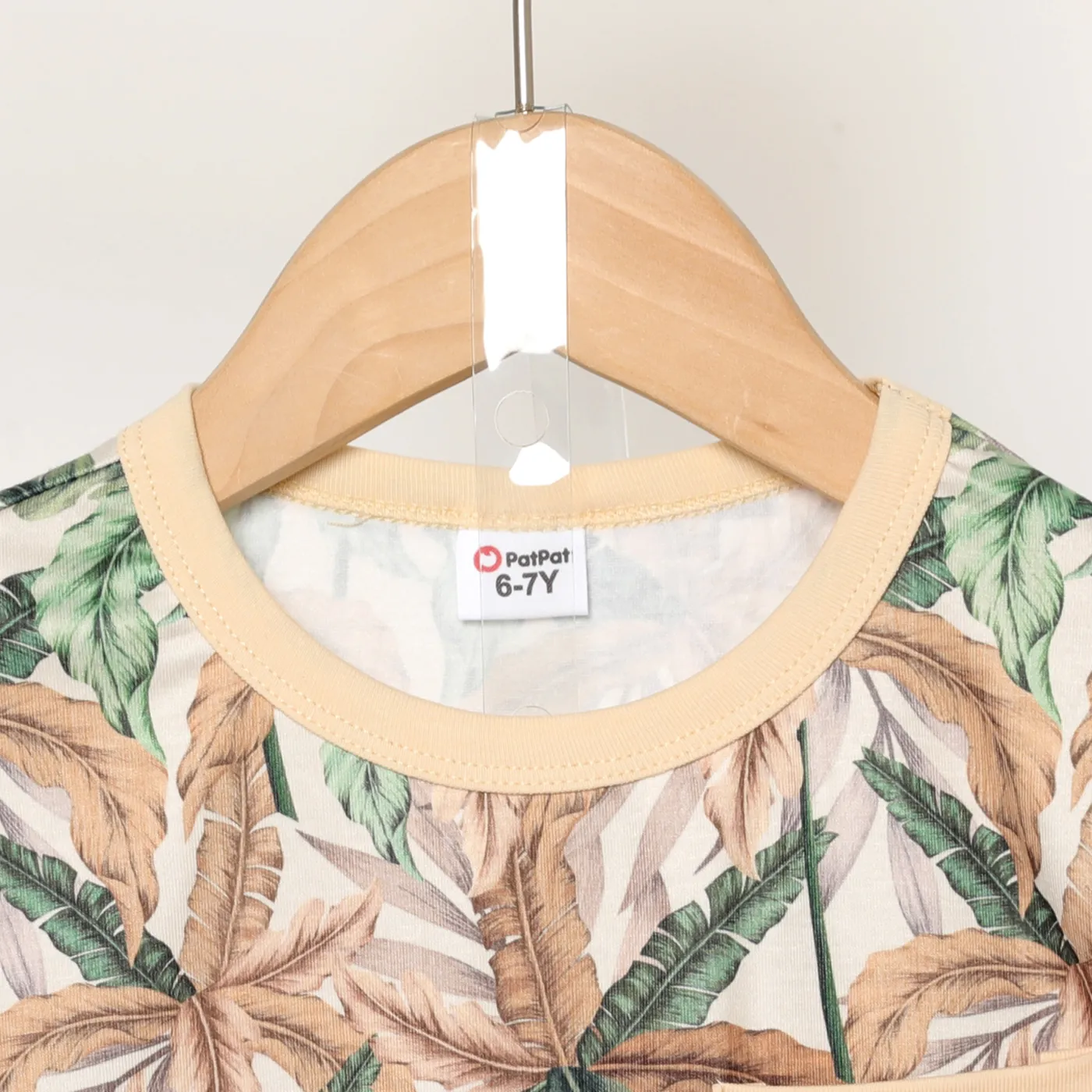 2pcs Kid Boy Allover Floral Print Pocket Short-sleeve Top and Solid Shorts Set  image 3