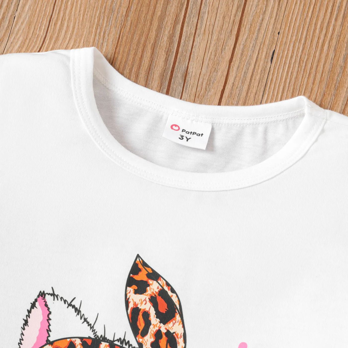 2pcs Toddler Girl Cat Print Top and Leopard Skirt Set  White image 3
