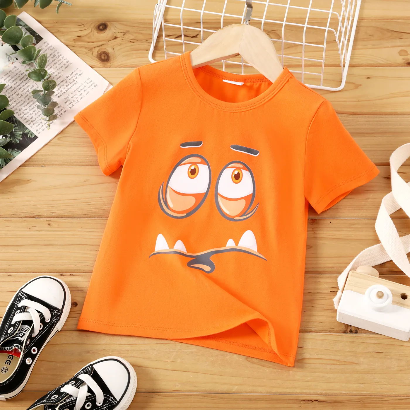 Toddler Boy Funny Face Print Tee à Manches Courtes