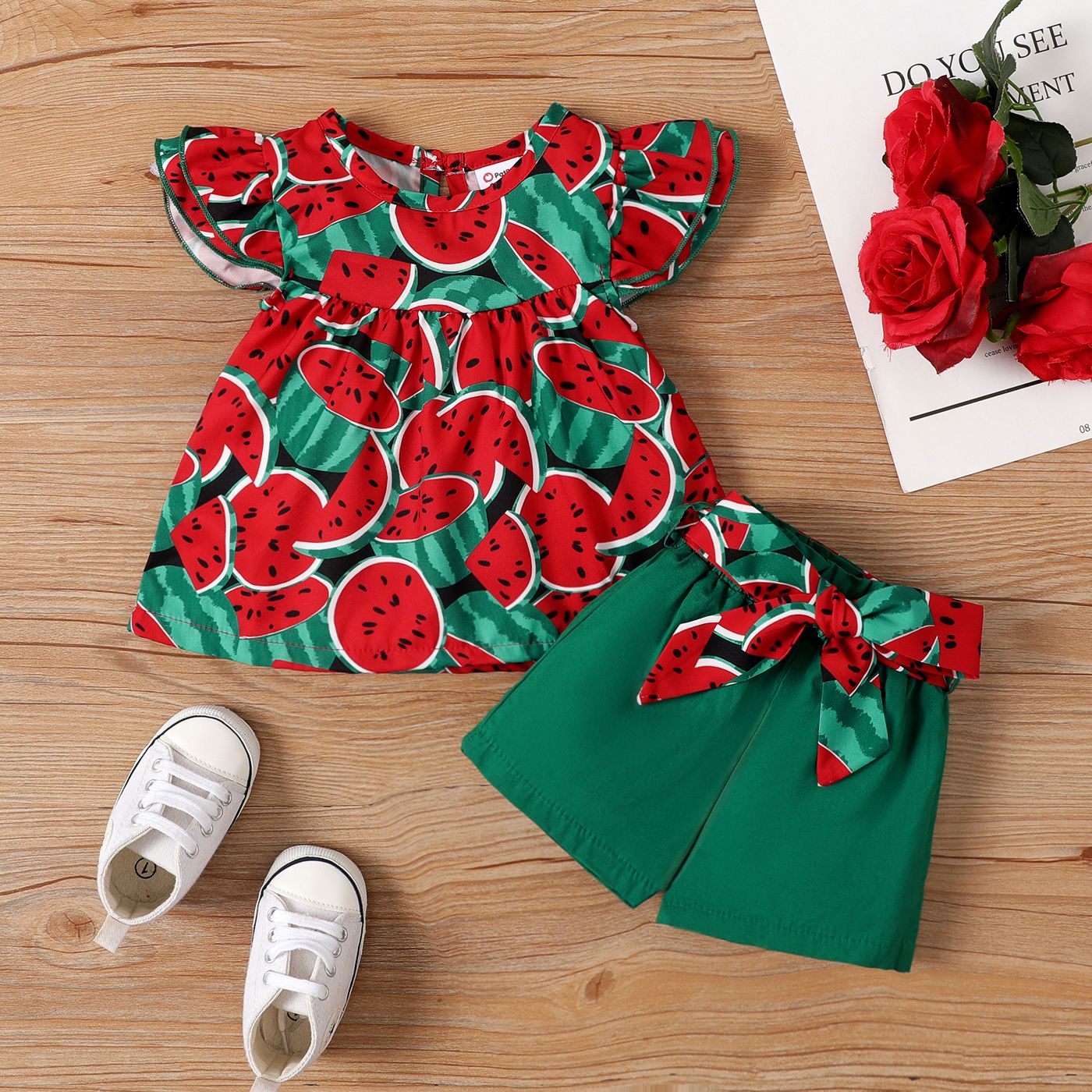 2pcs Baby Girl Allover Watermelon Print Flutter-sleeve Top and Belted Solid Shorts Set