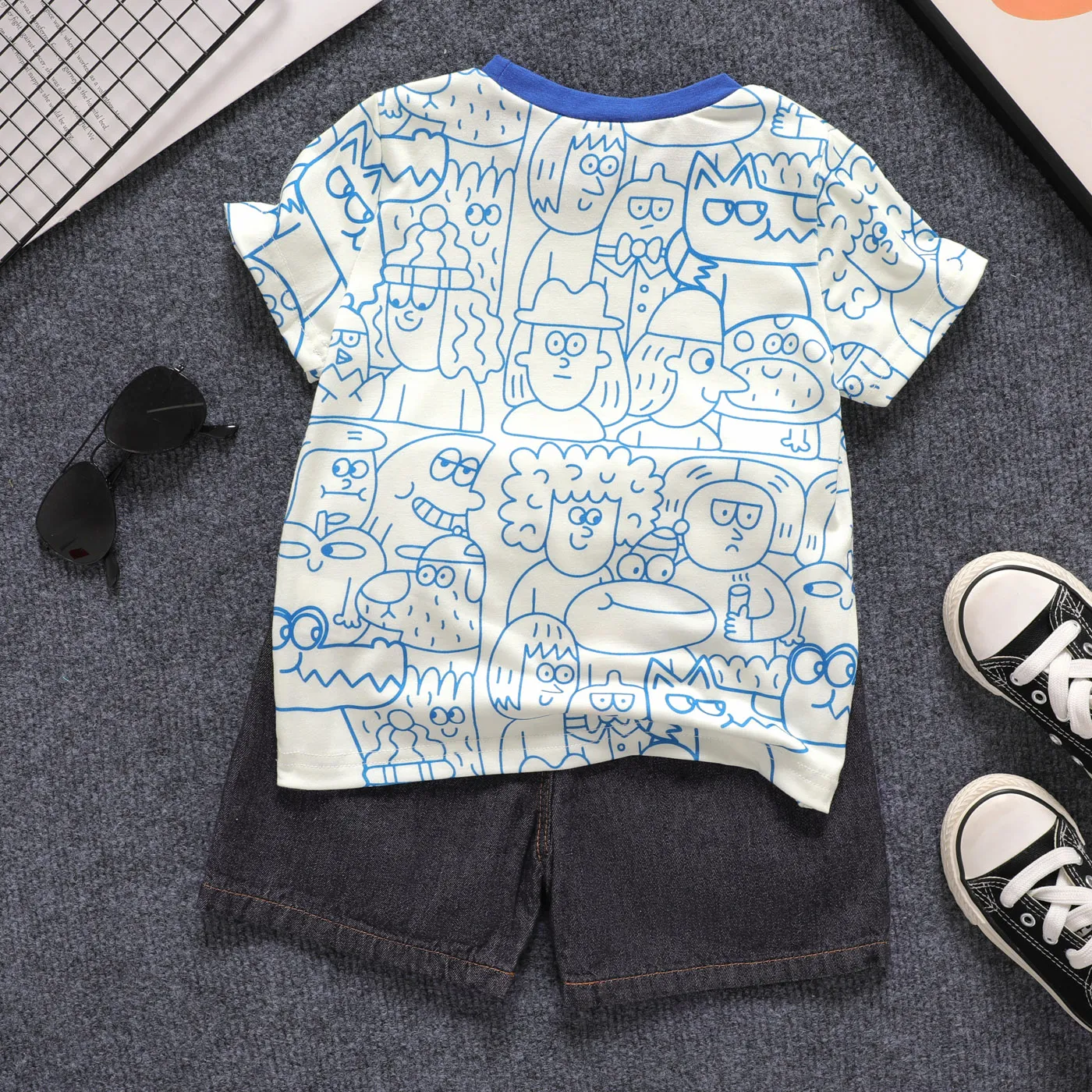 2pcs Toddler Boy Allover Print Tee and Ripped Denim Shorts Set Black image 2