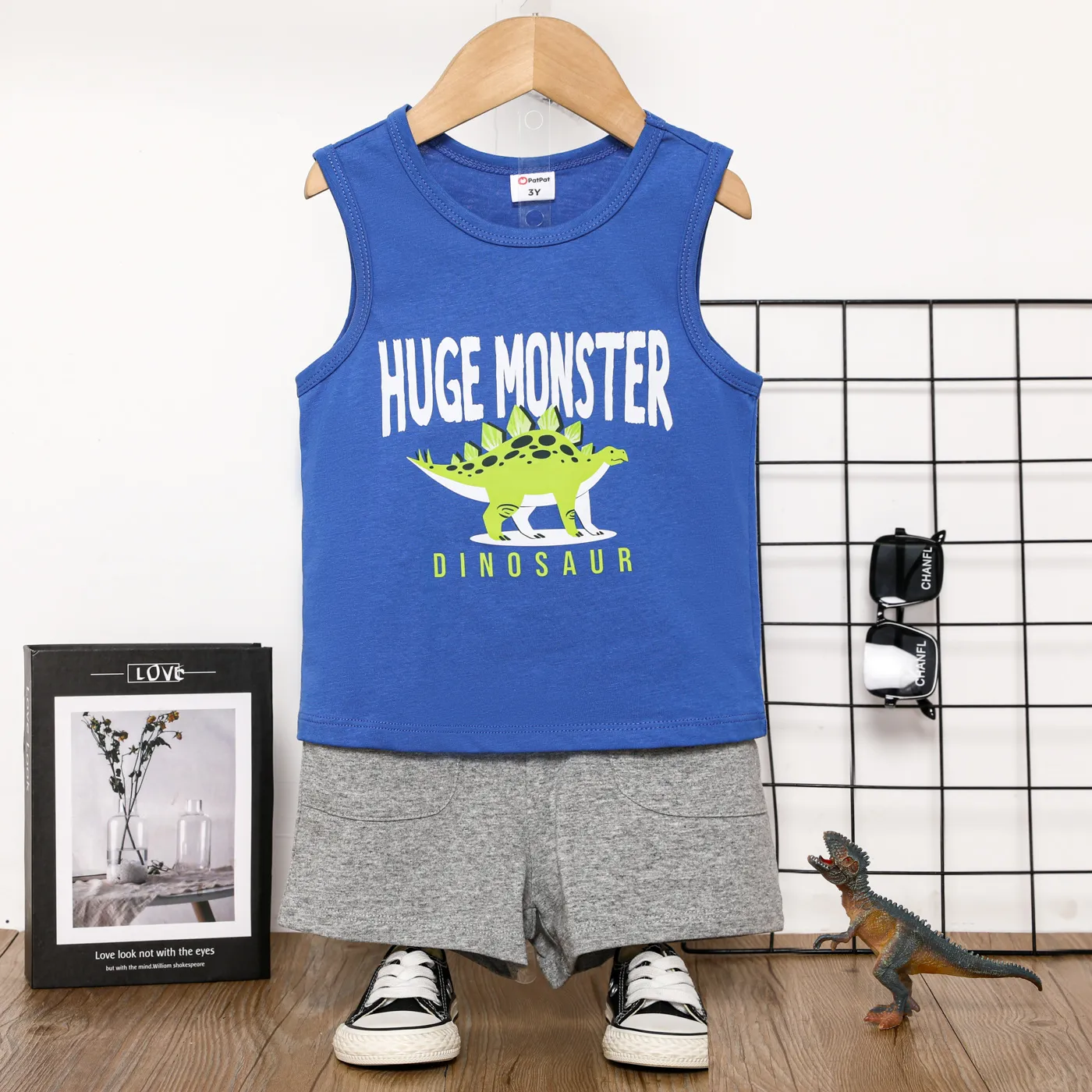 

2pcs Toddler Boy Letter & Dinosaur Print Tank Top and Solid Shorts Set