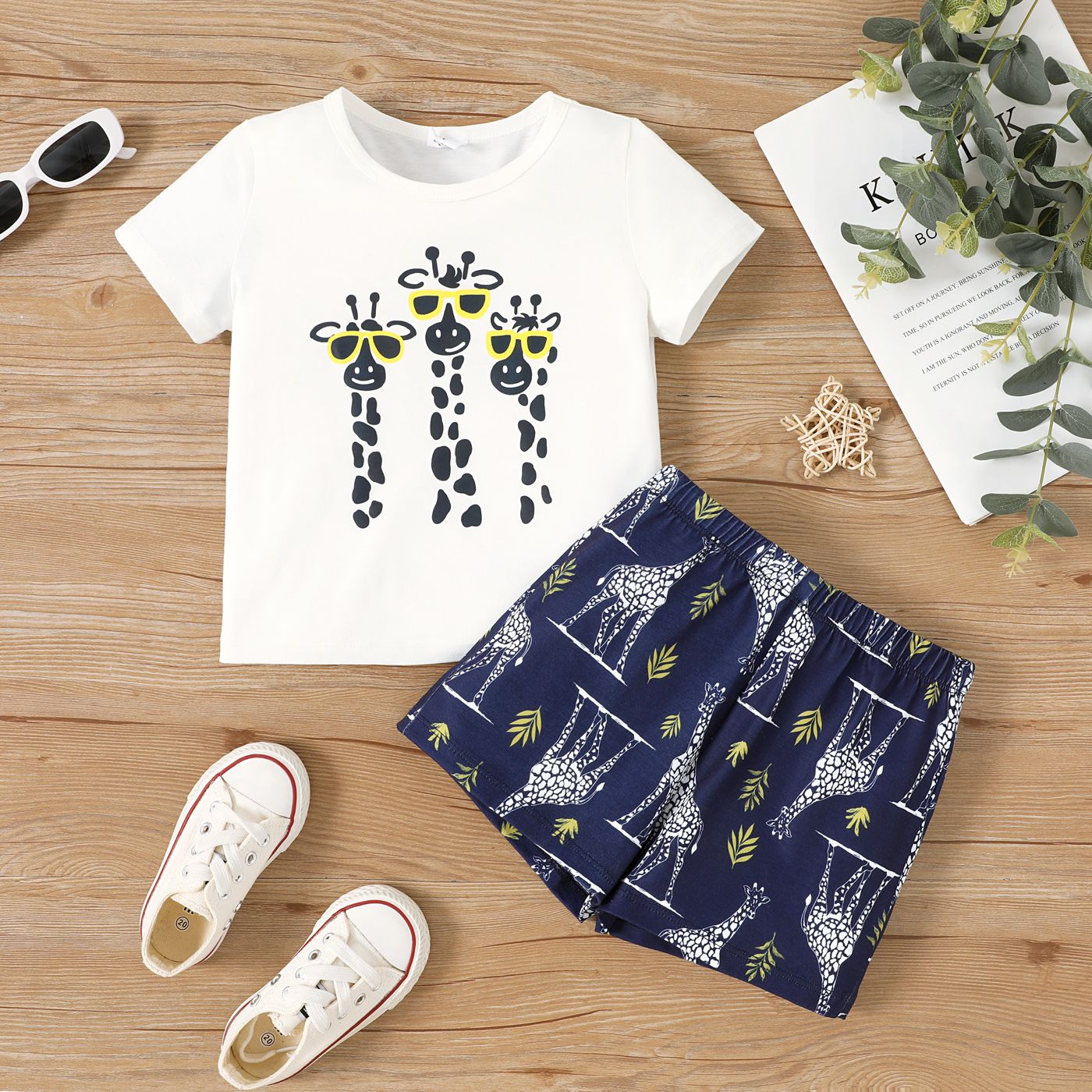 2pcs Toddler Boy Giraffe Print Short-sleeve Tee And Shorts Set